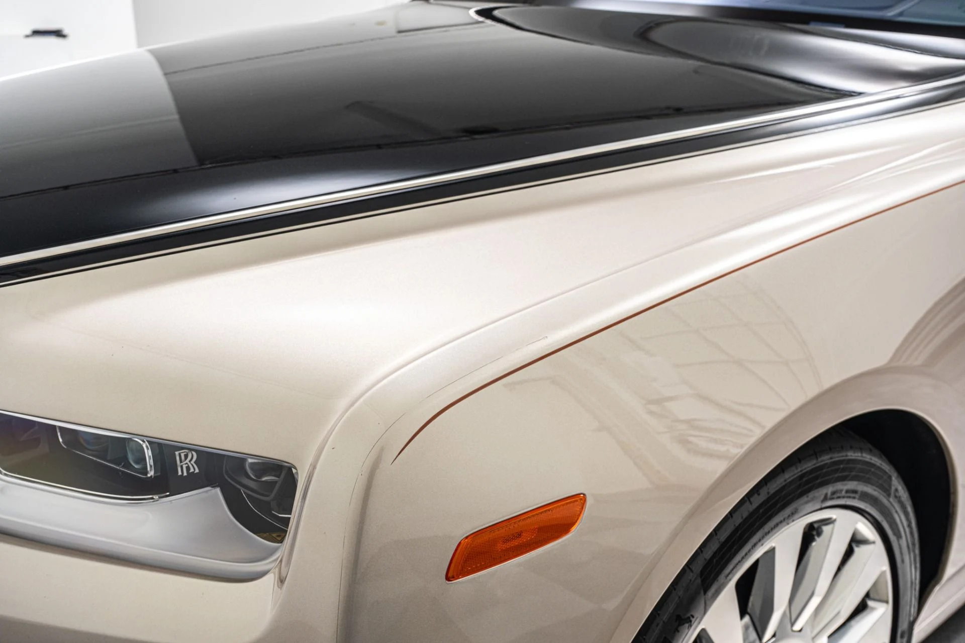 mph039_3807601281_Used_2019_Rolls_Royce_Phantom_The_Phantom_Package_Two_Tone_Paint_Bespoke_Audio_1785353671_b5f89efc40