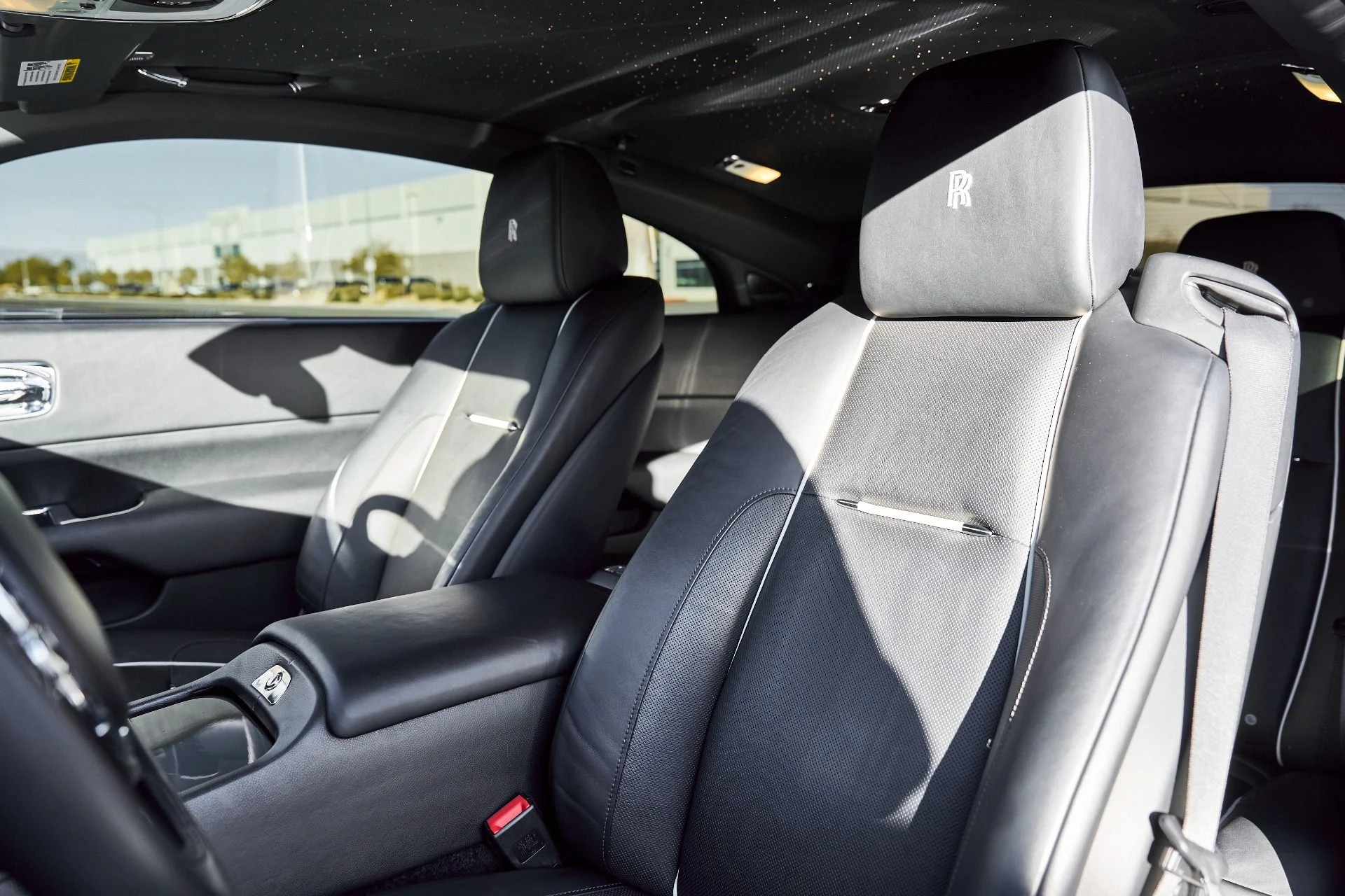 mph039_3822716586_Used_2015_Rolls_Royce_Wraith_Base_1767063555_7edcef09d1