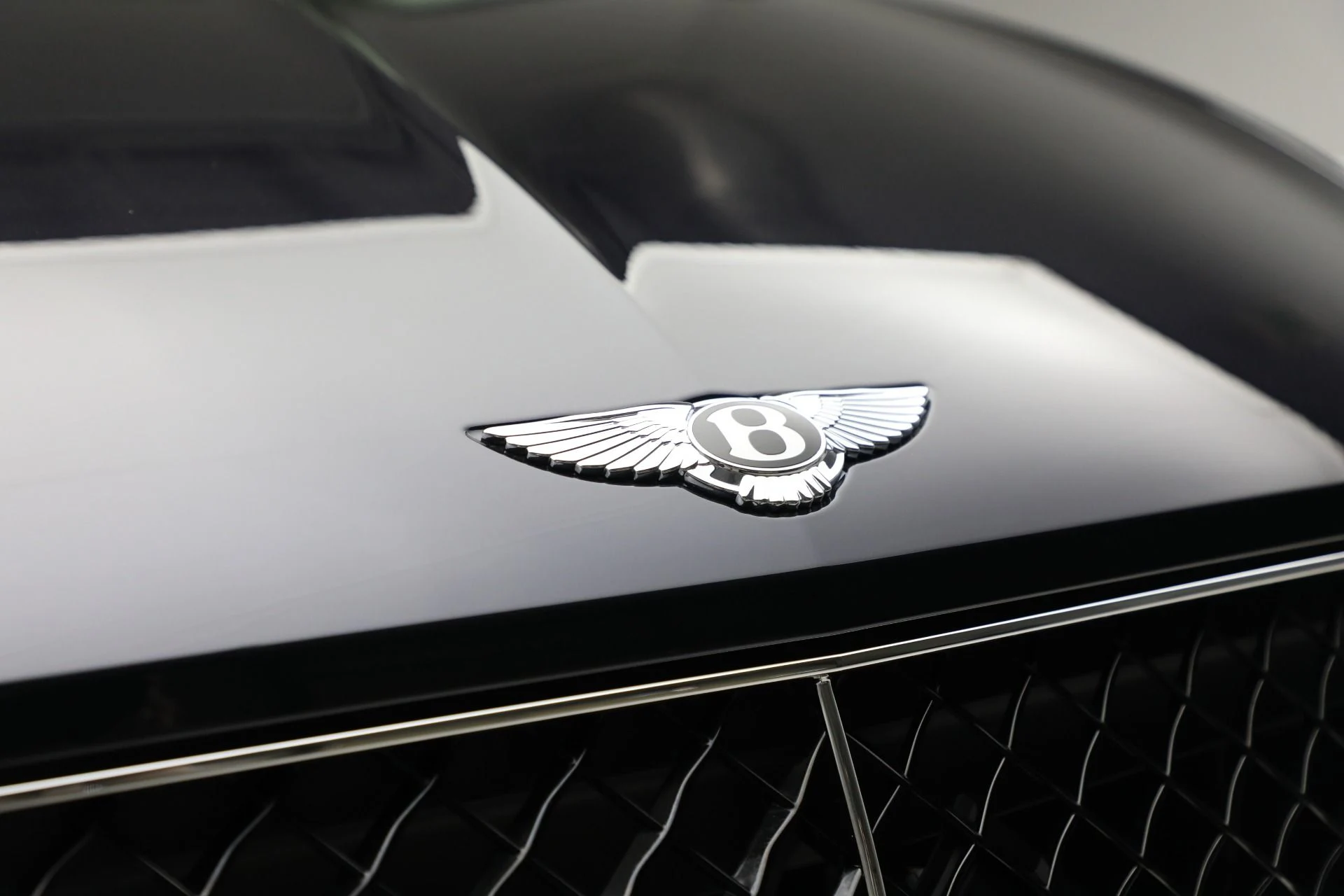 mph039_3840627715_Used_2024_Bentley_Bentayga_EWB_V8_1711043529_48df7e8f87