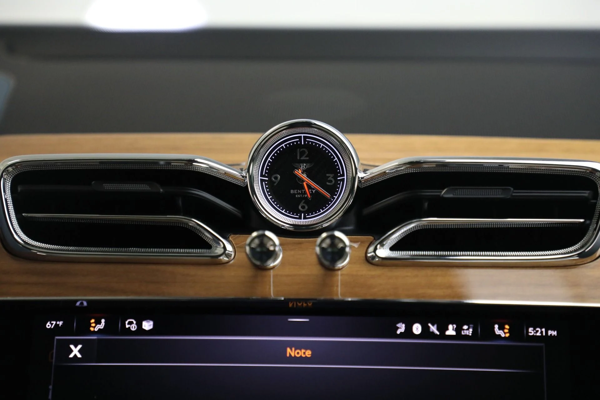 mph039_3846056004_New_2025_Bentley_Bentayga_EWB_V8_b13cc6a384