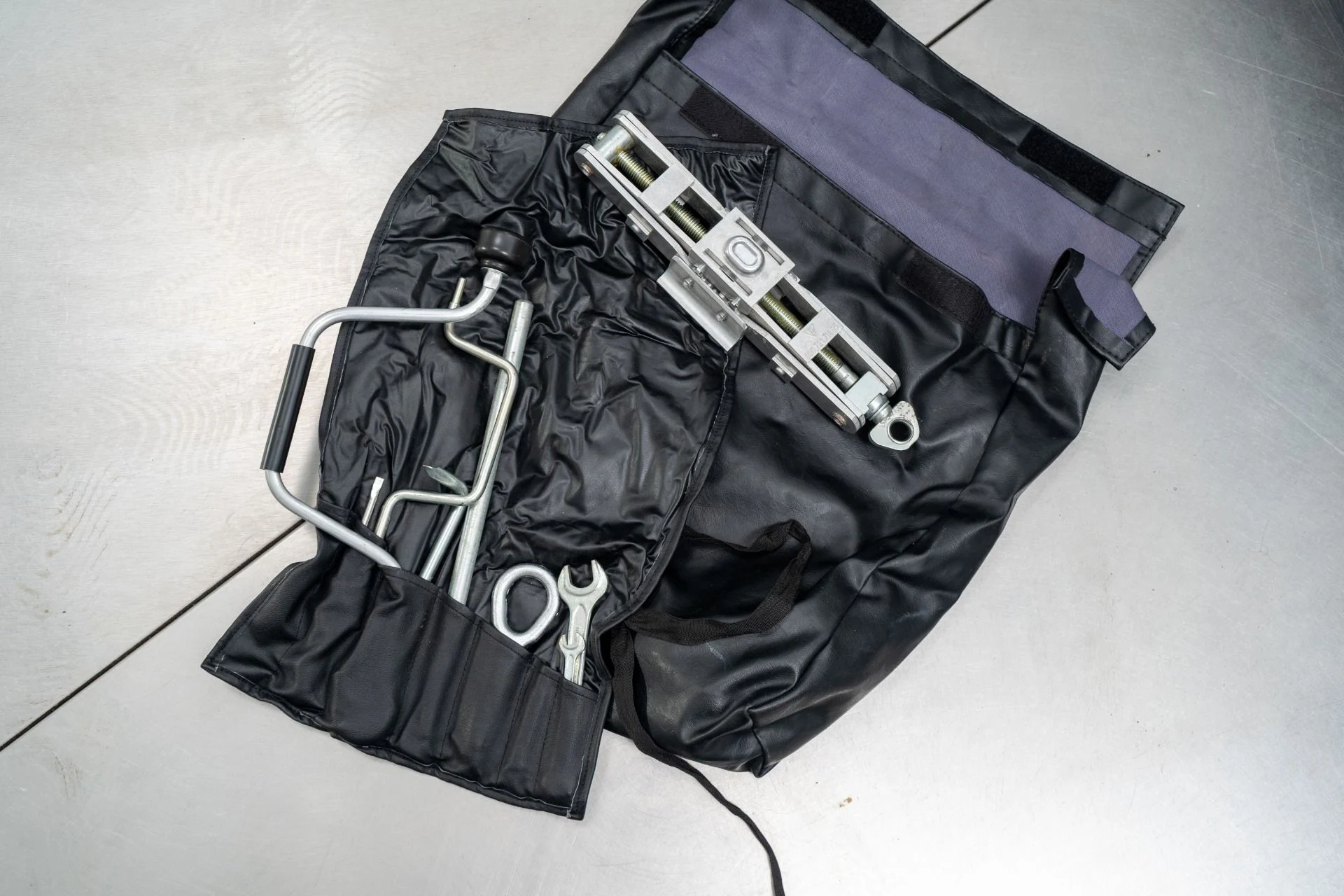 mph039_3859940533_Used_1997_Porsche_911_Carrera_Cabriolet_Tiptronic_Heated_Power_Seats_Supple_Leather_1767644334_d2b4a9abf0