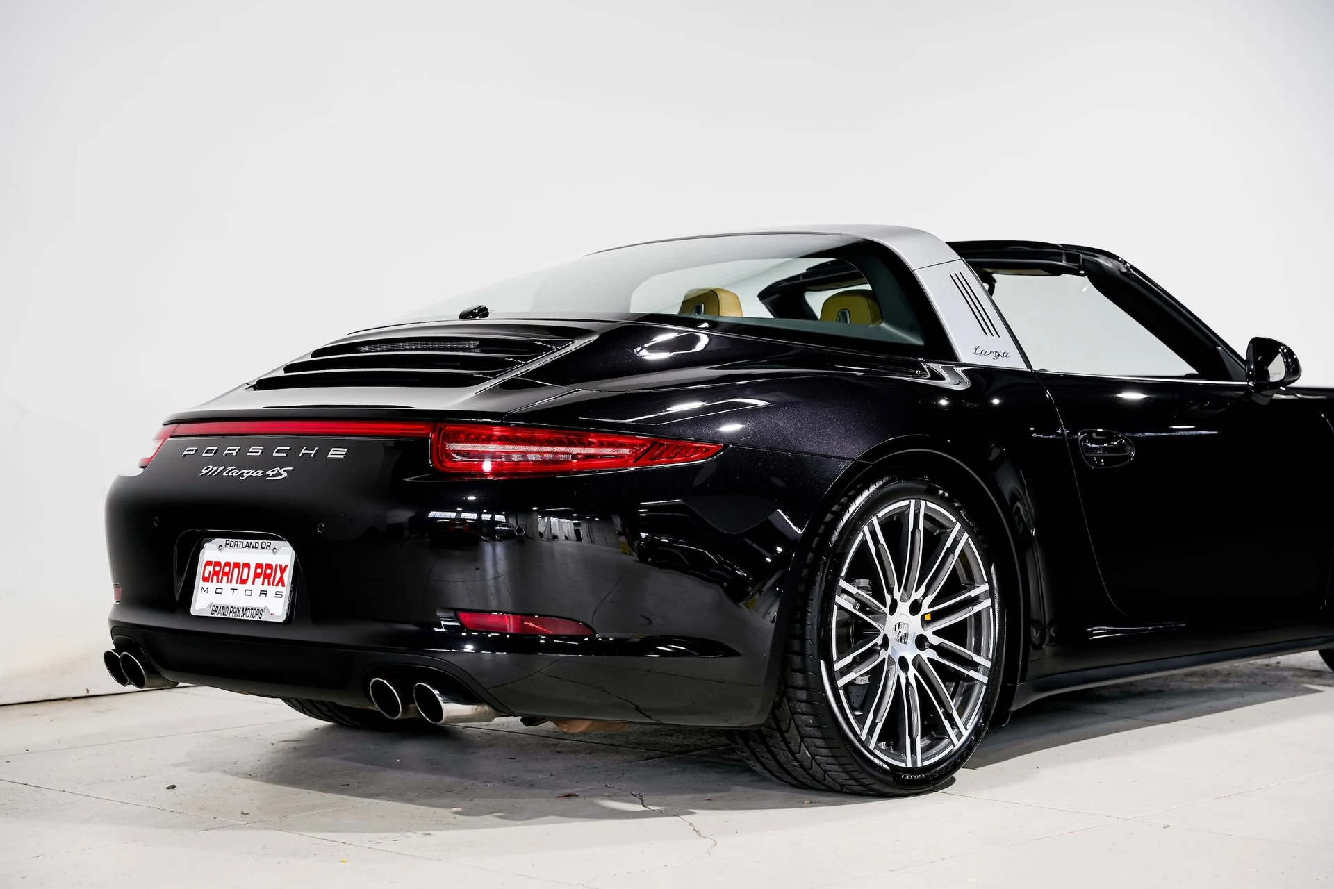 mph039_38947695_595b2f61d88dda905d27b876b2efc529x_64c197fbff