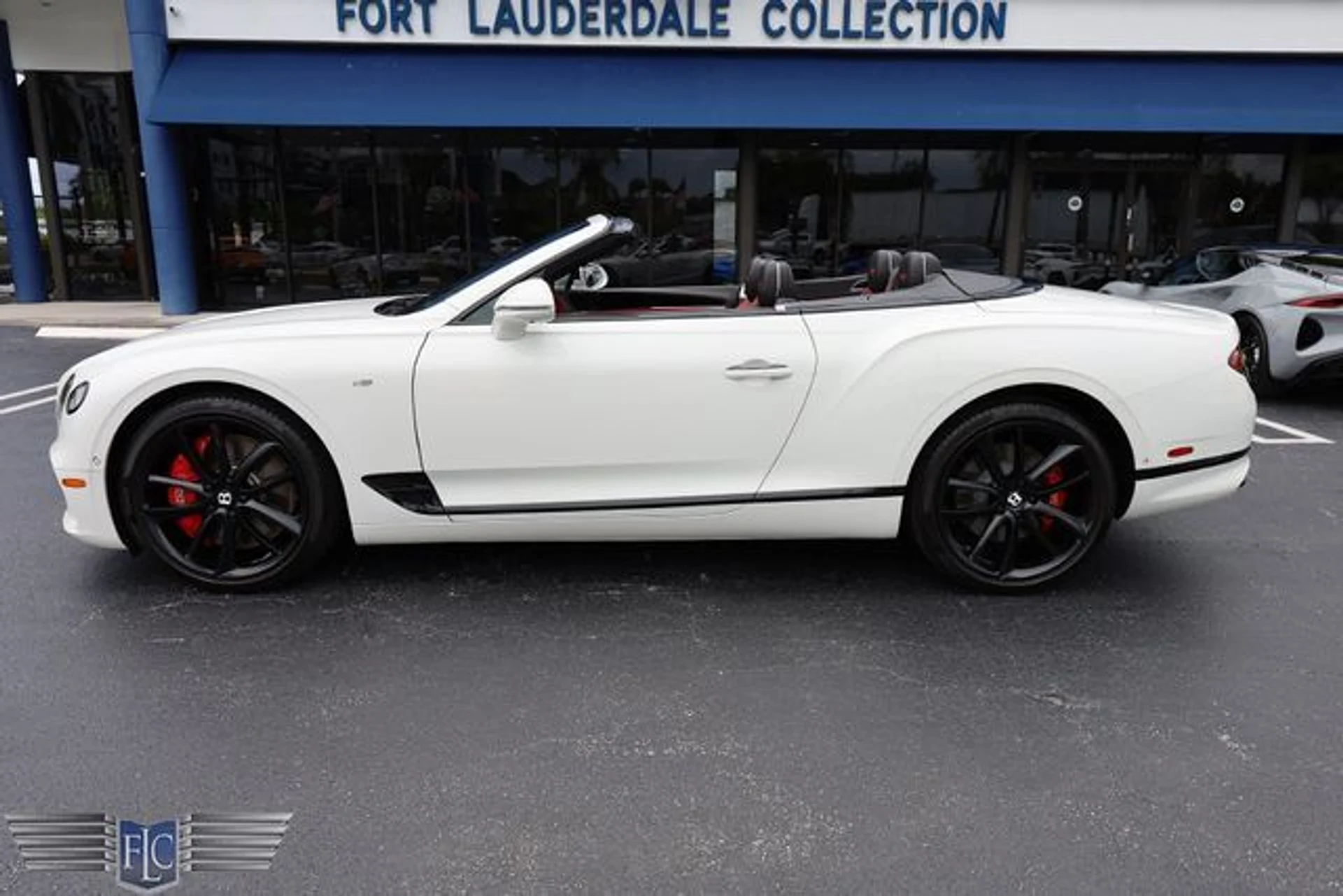 mph039_3896354275_used_2022_bentley_continental_gtcv8mullinerconvertible_6305_22861831_44_640_2bda5e8425