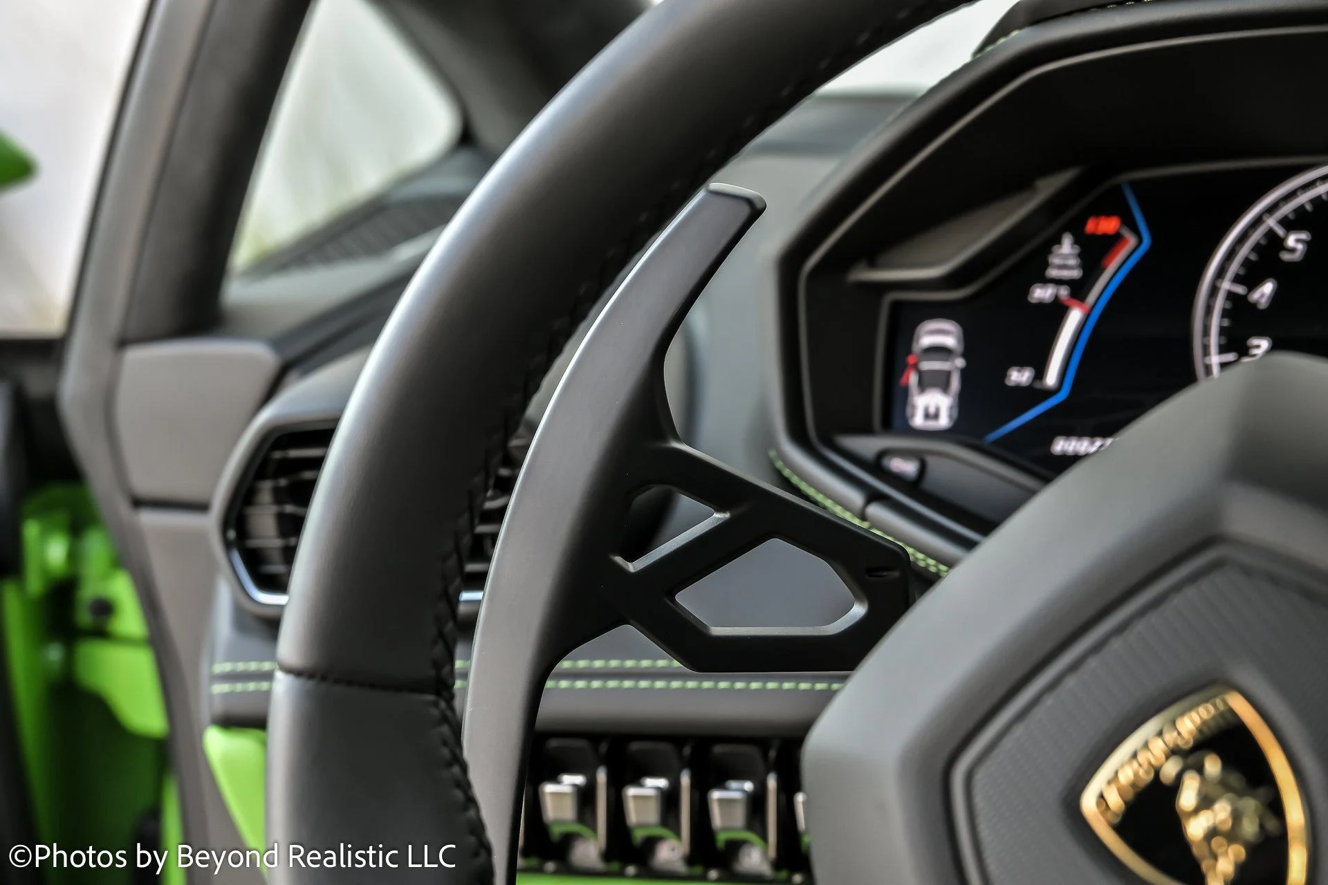 mph039_3902500150_Used_2024_Lamborghini_Huracan_EVO_Spyder_1759824969_c4f8e7a50c