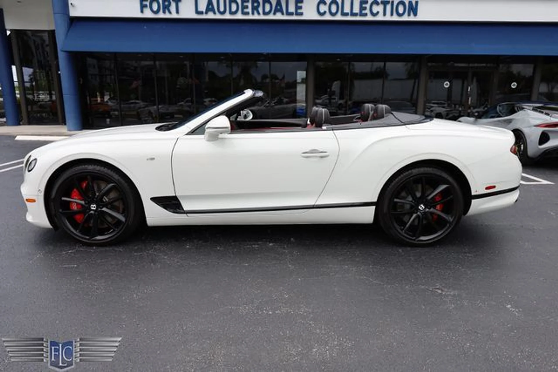 mph039_3908319452_used_2022_bentley_continental_gtcv8mullinerconvertible_6305_22861831_44_640_552c42a04b