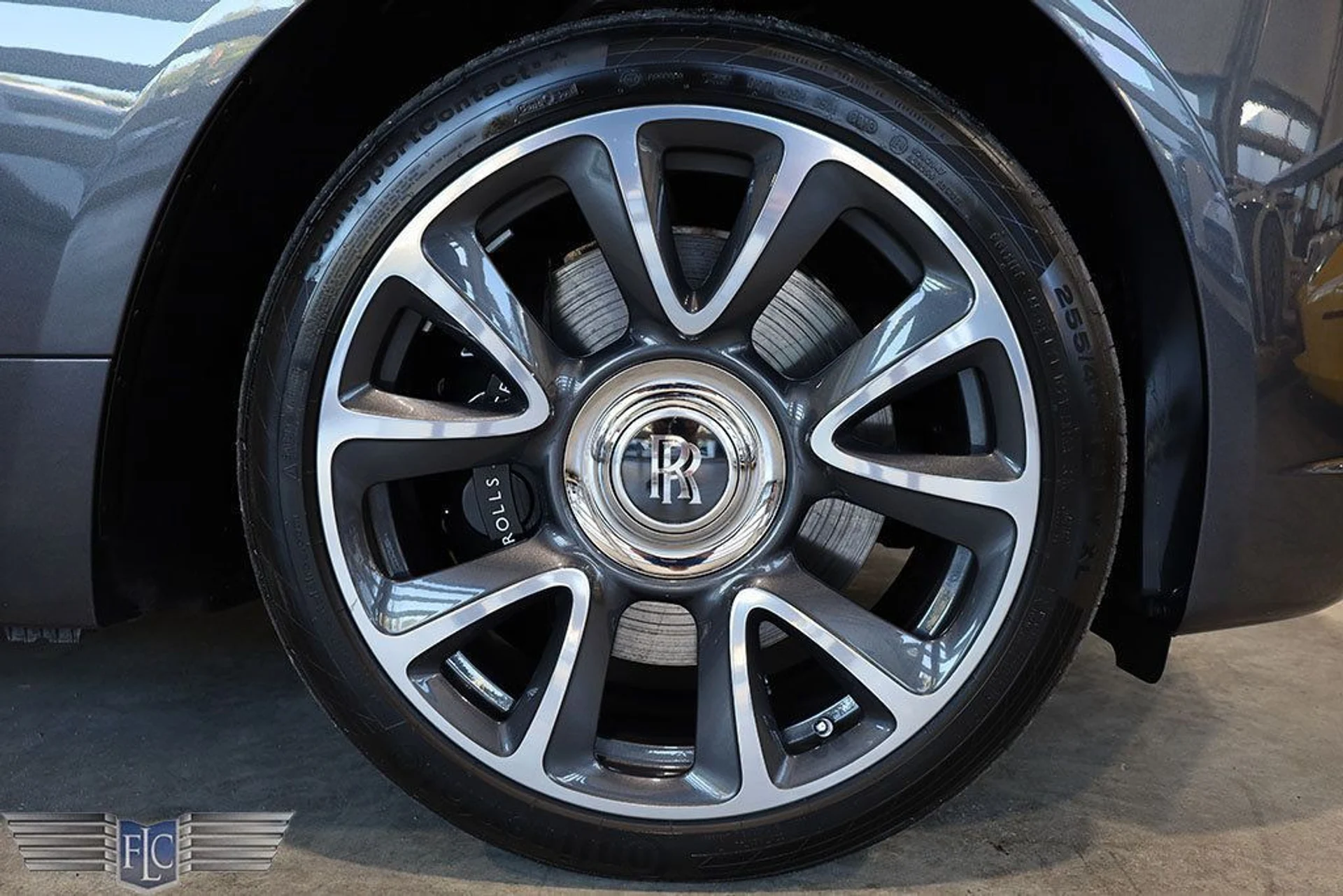 mph039_3936176009_used_2019_rolls_royce_wraith_coupe_9689_22263215_40_1024_69ff02dfb8