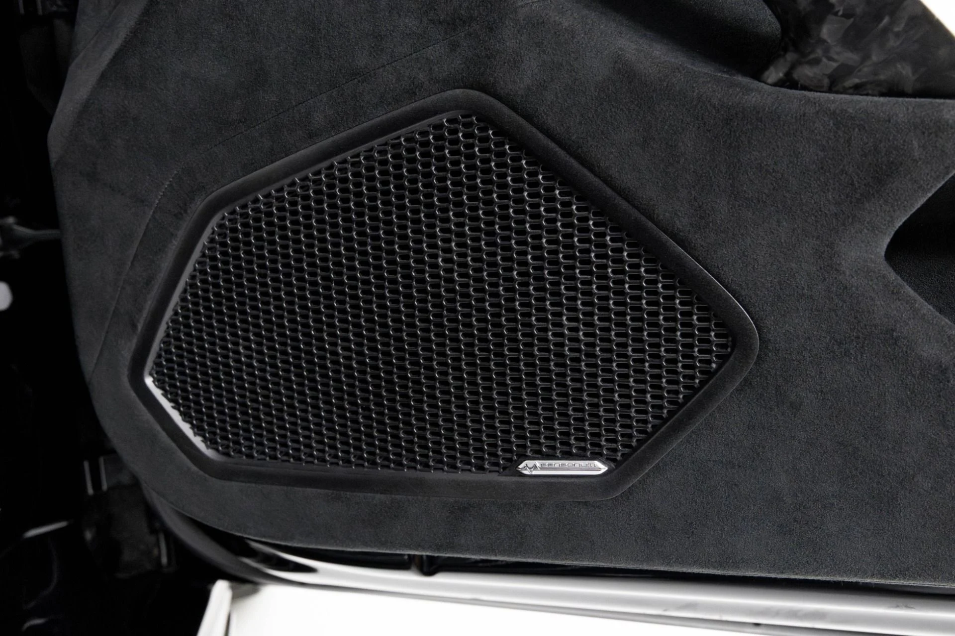 mph039_3936337097_Used_2018_Lamborghini_Huracan_Performante_1762565917_4b22d202a6