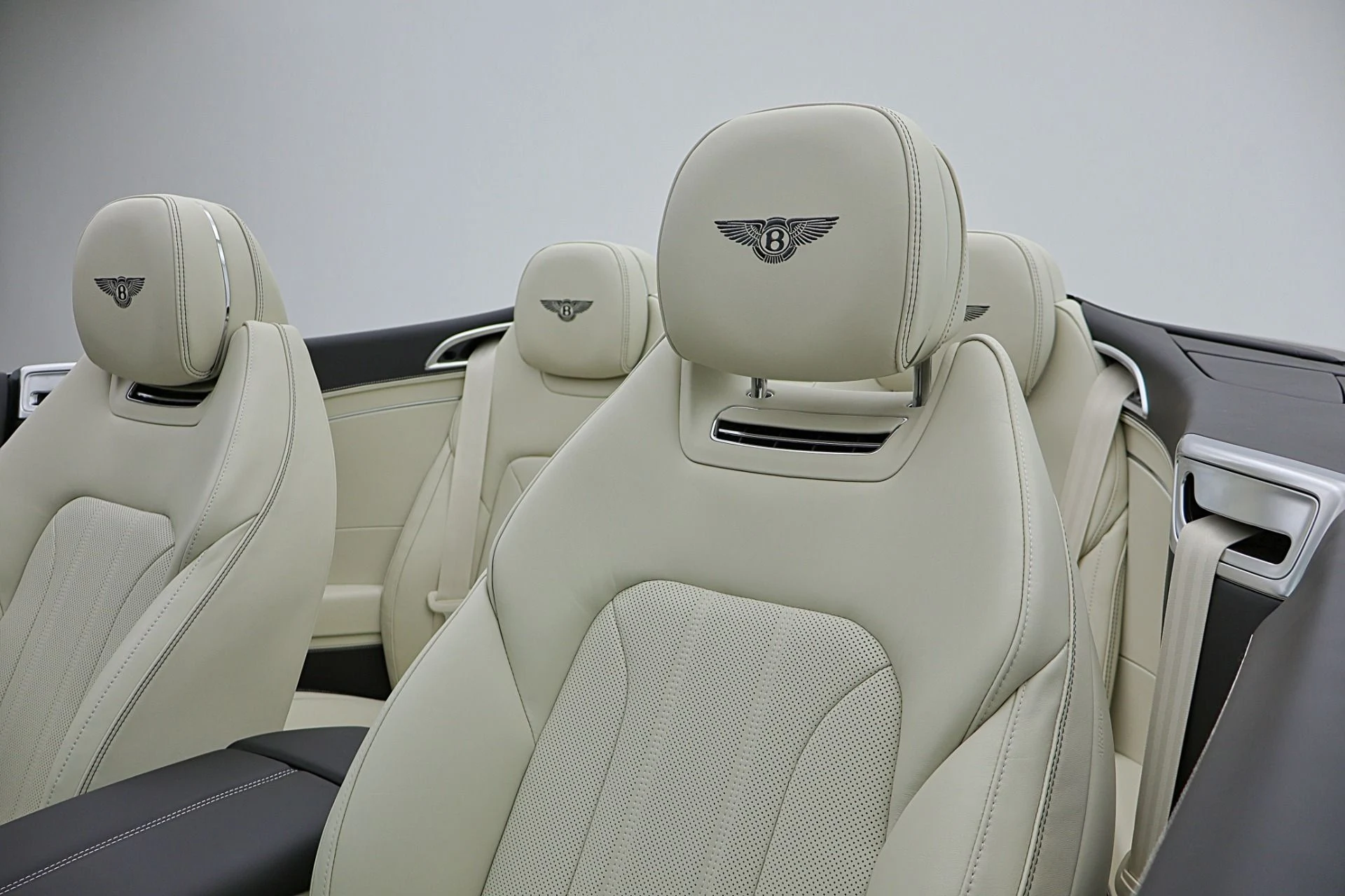 mph039_3946161018_New_2026_Bentley_Continental_GTC_0493168be1