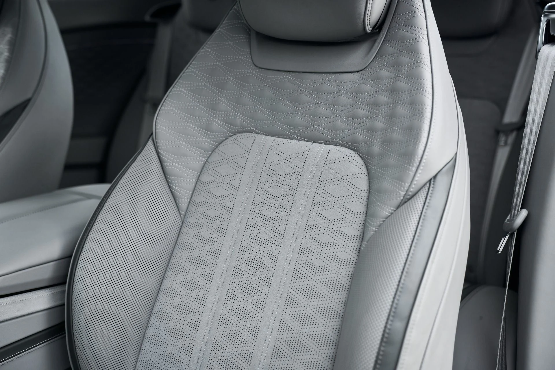 mph039_3955771652_Used_2025_Bentley_Continental_GT_Speed_1763168642_35ce896756