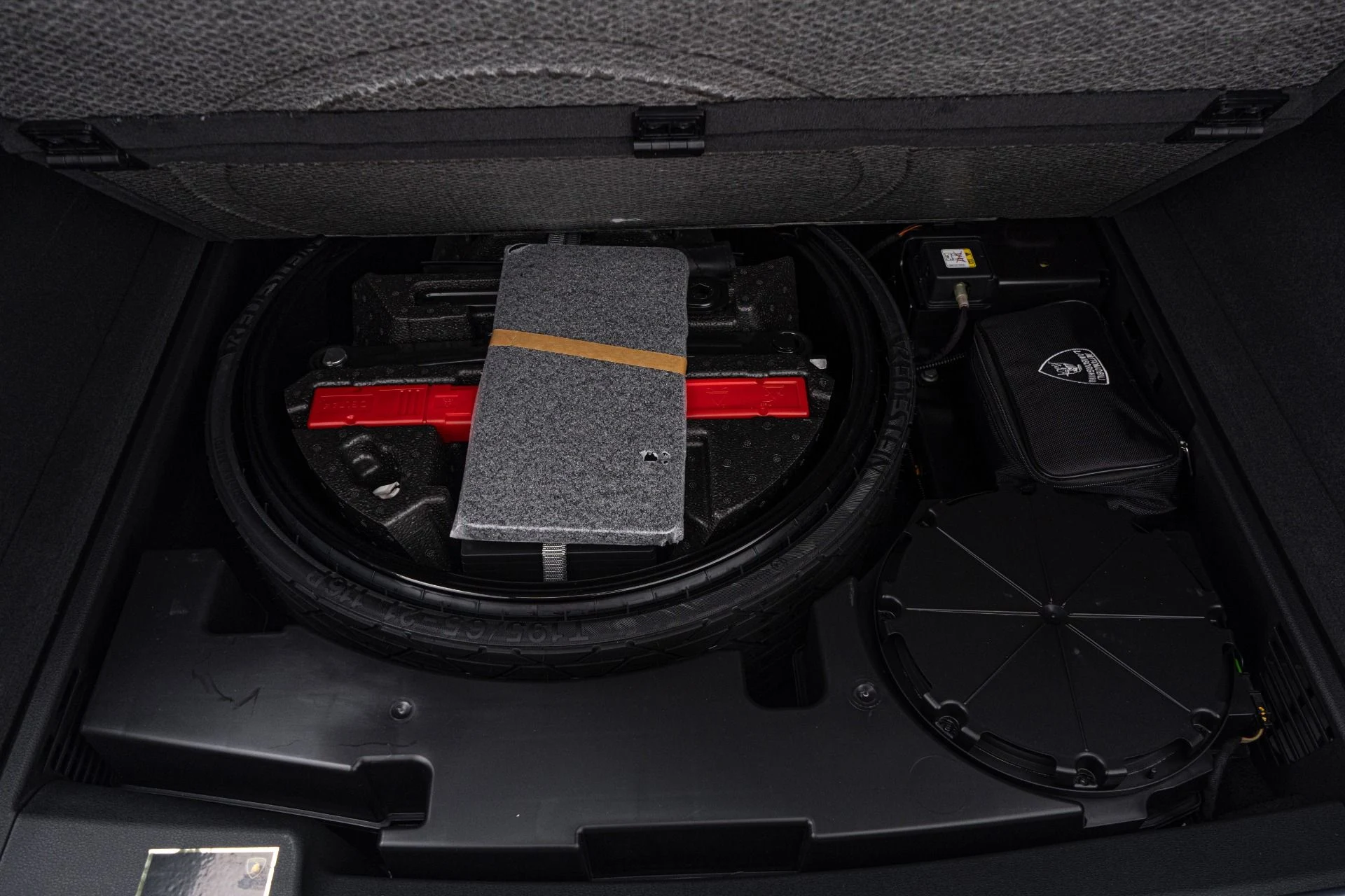 mph039_3975695115_Used_2021_Lamborghini_Urus_Q_Citura_interior_Ventilated_Front_Seats_with_Massage_1772724519_bce180910d