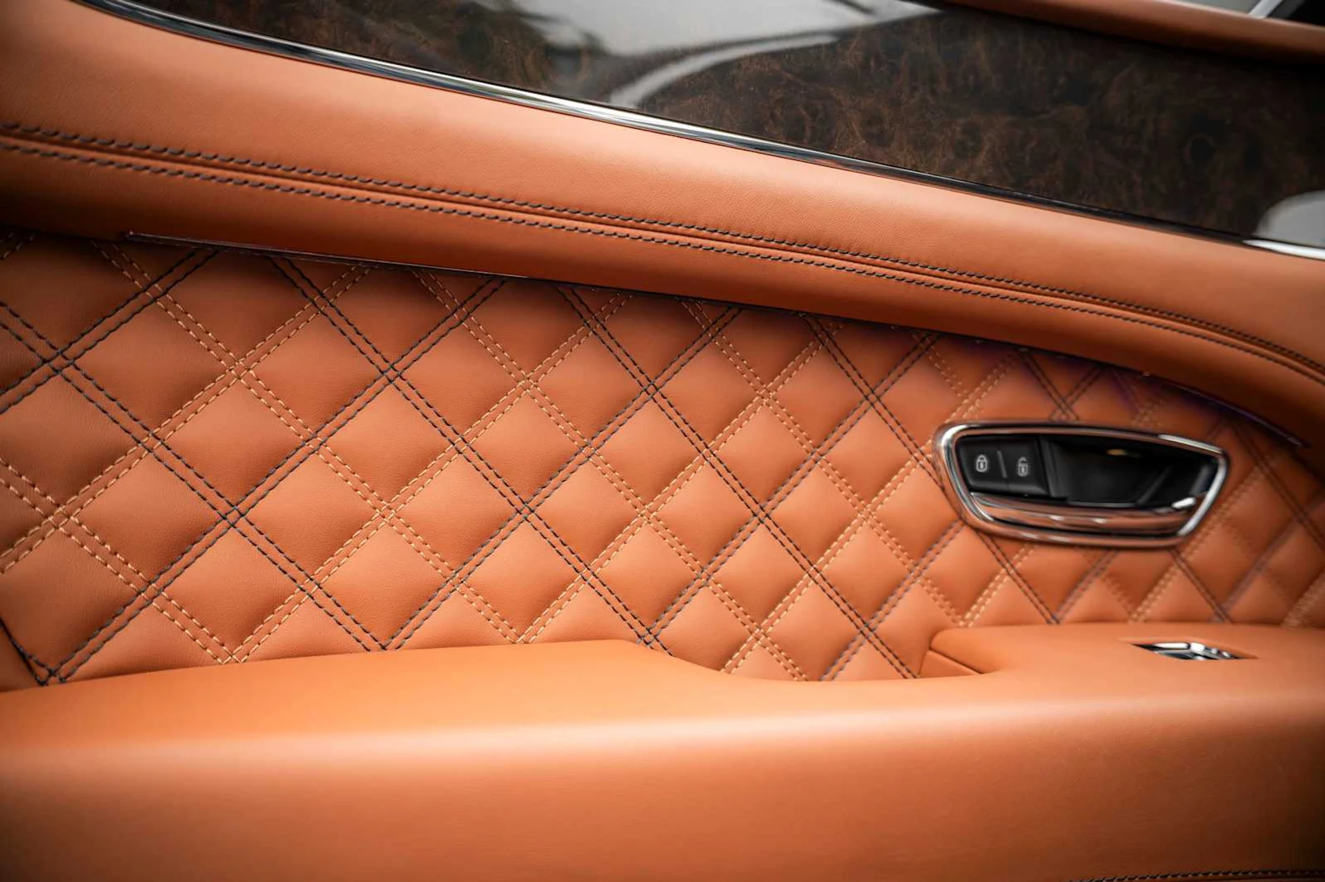 mph039_3978609804_5ce1fe5bd9e4d6e0aba1c1c0fef1405cx_0c79f8e5d4