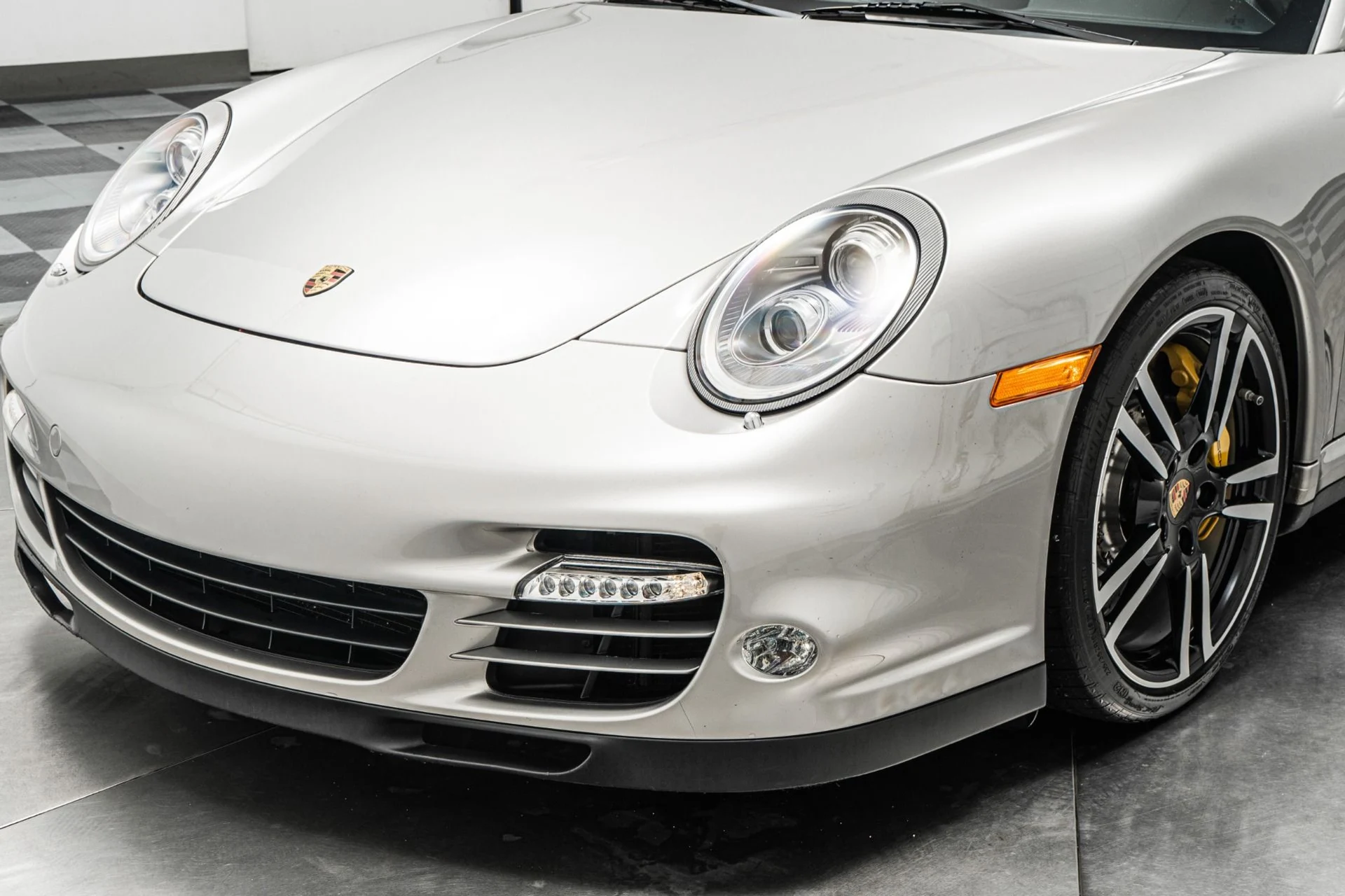 mph039_3988387888_Used_2012_Porsche_911_Turbo_S_1757347118_b12c5a49ff