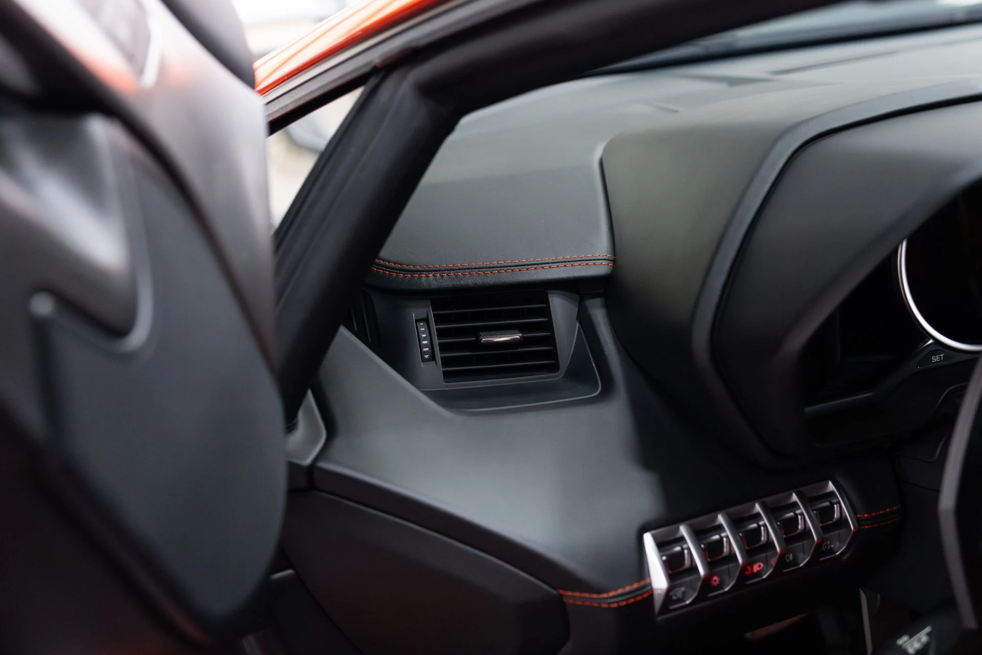 mph039_3990213546_Used_2012_Lamborghini_Aventador_LP_700_4_1769493534_912baa59e6