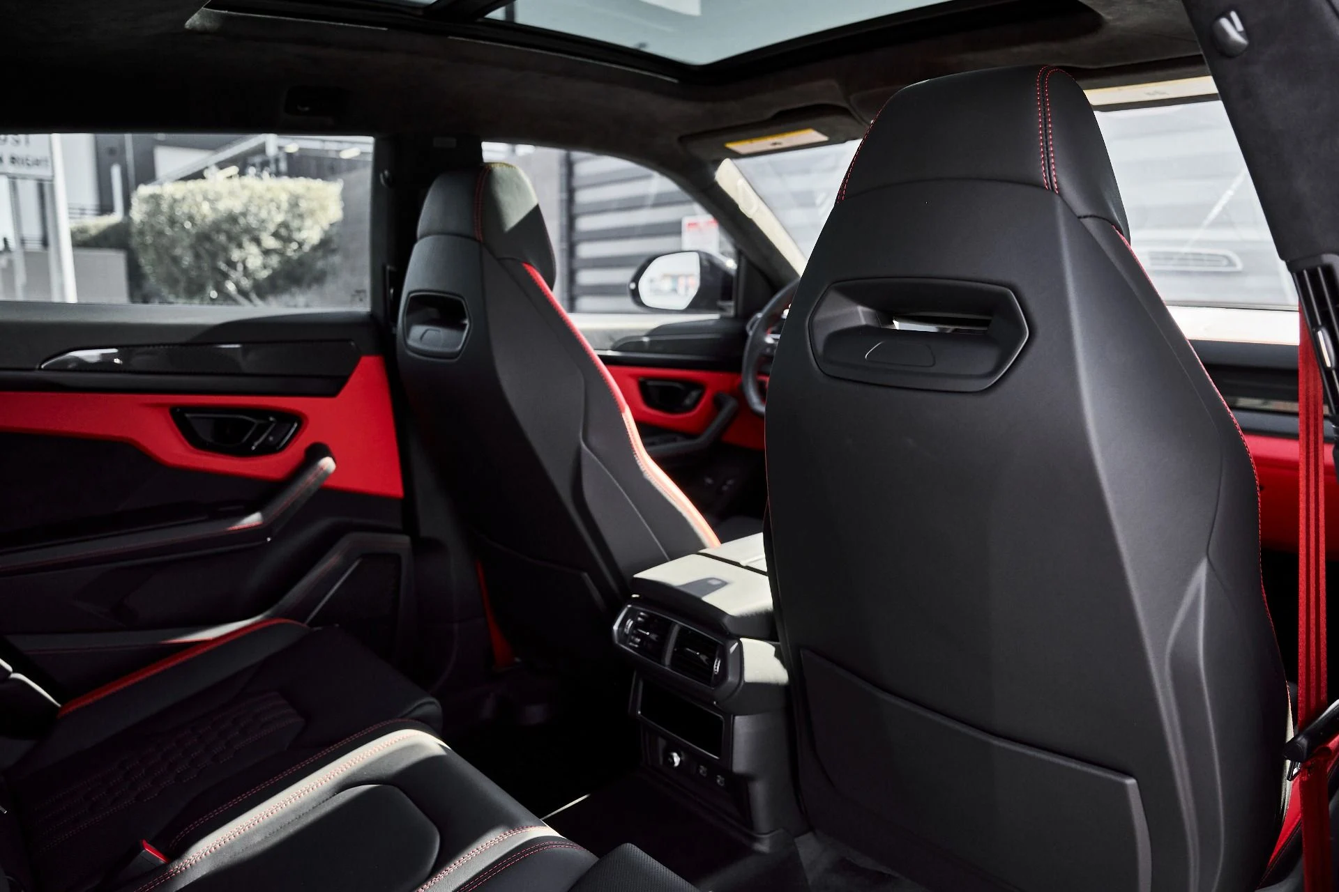 mph039_3991258552_Used_2024_Lamborghini_Urus_S_1779209059_ff6bb41899