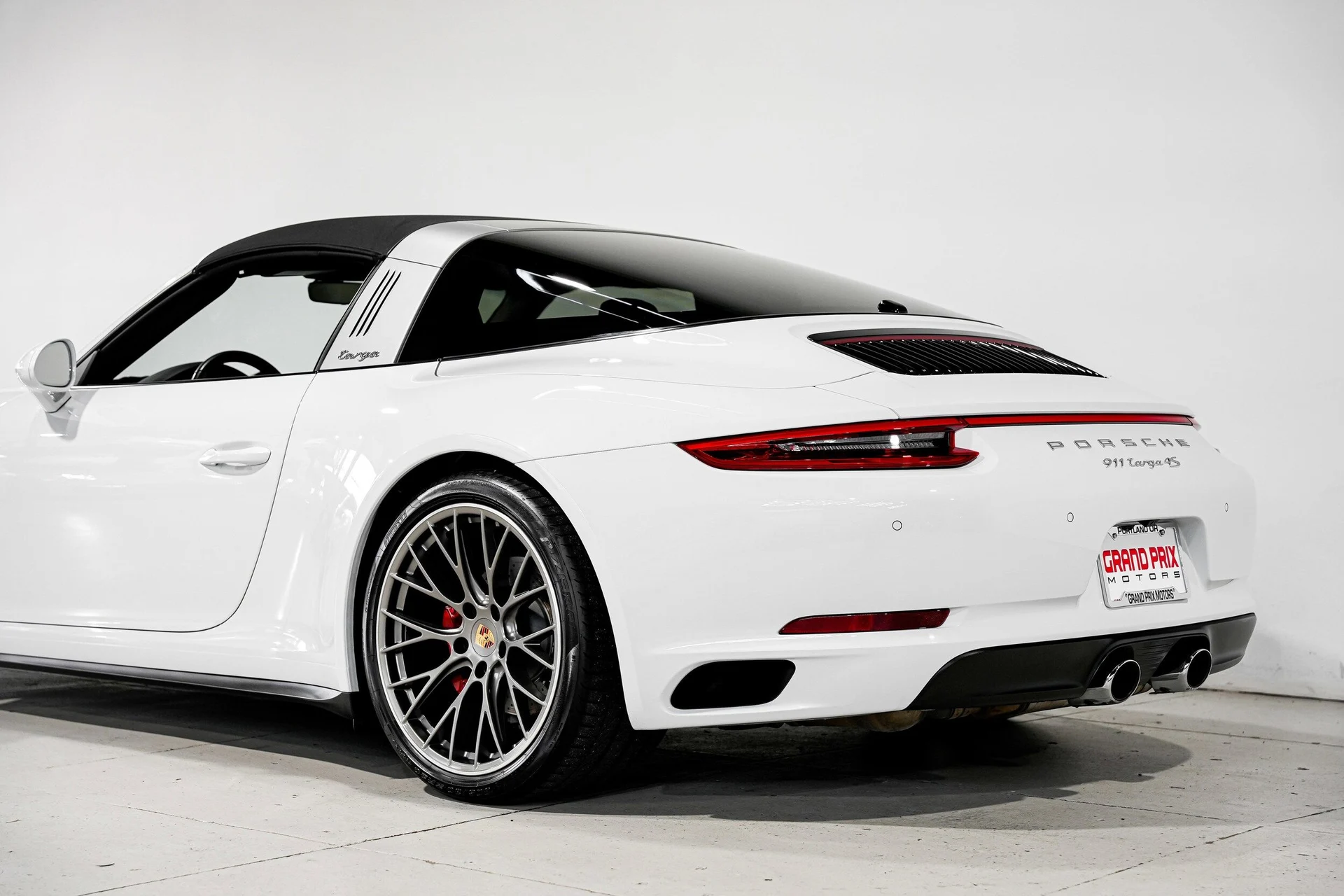 mph039_399374434_6e3e523b075051cd26409bc495b9bafdx_6597a9bf67