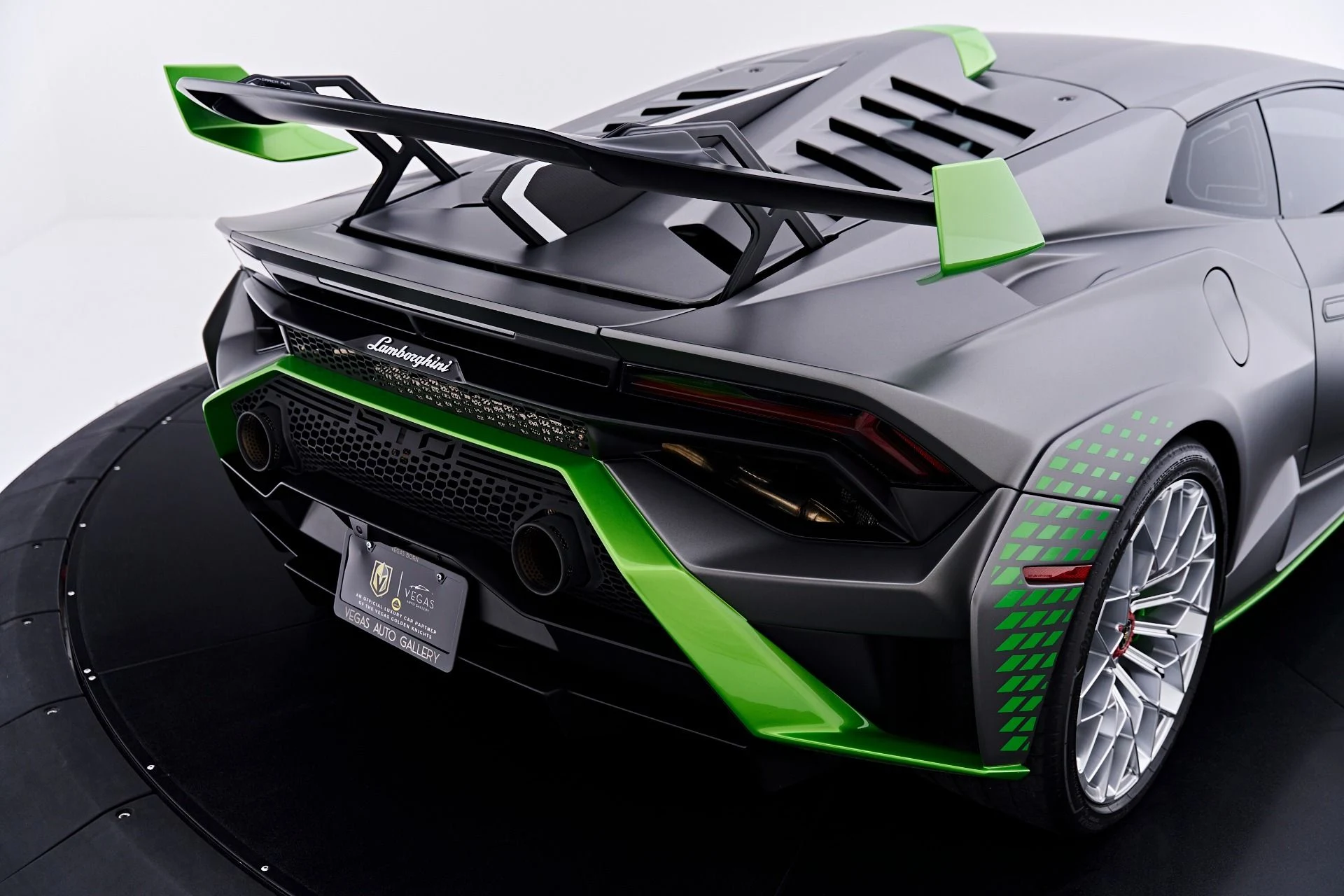 mph039_4001717474_Used_2023_Lamborghini_Huracan_STO_Base_1784576280_9b1a869ff2