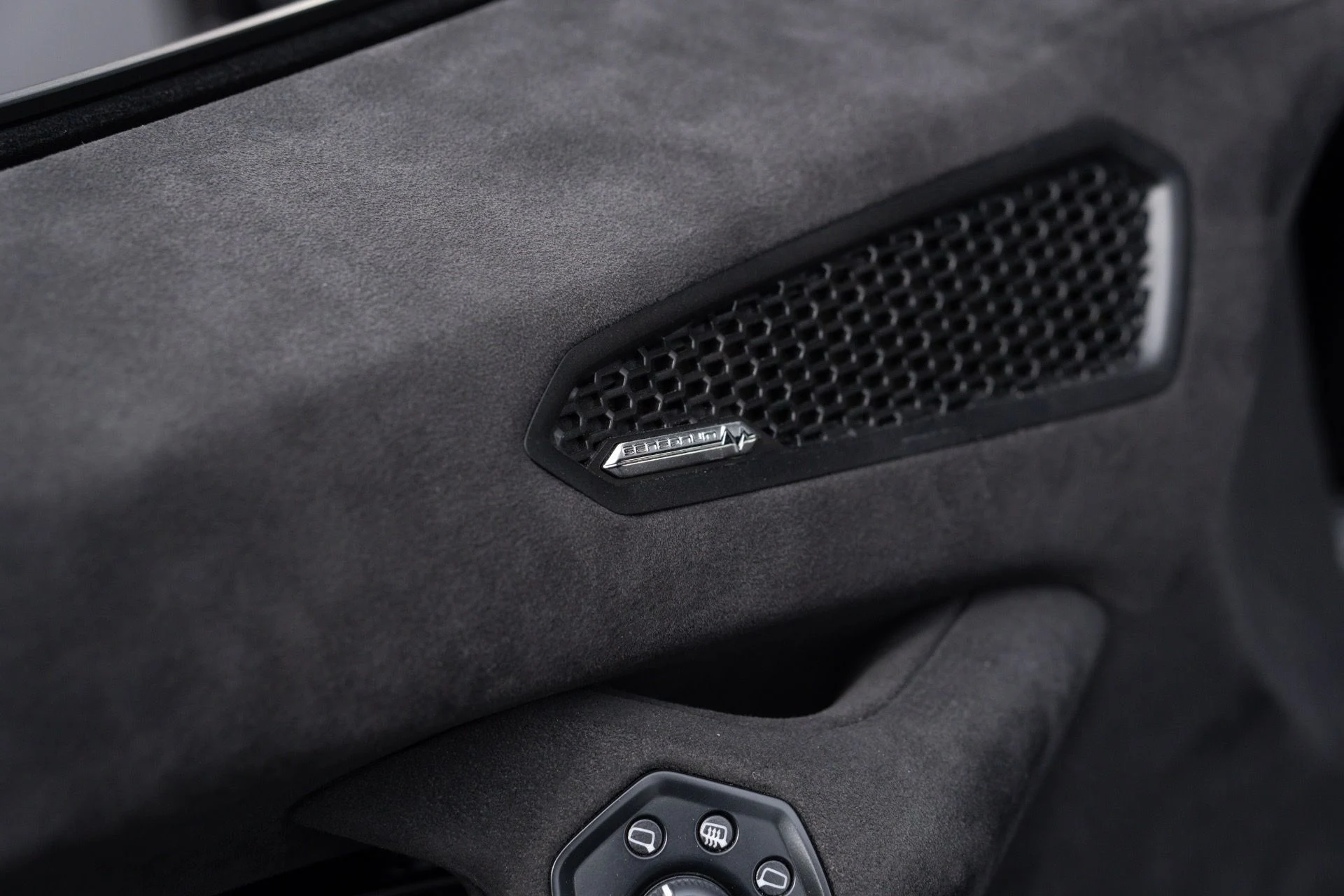 mph039_4007413343_Used_2024_Lamborghini_Huracan_Sterrato_1775279109_6509cea7c9