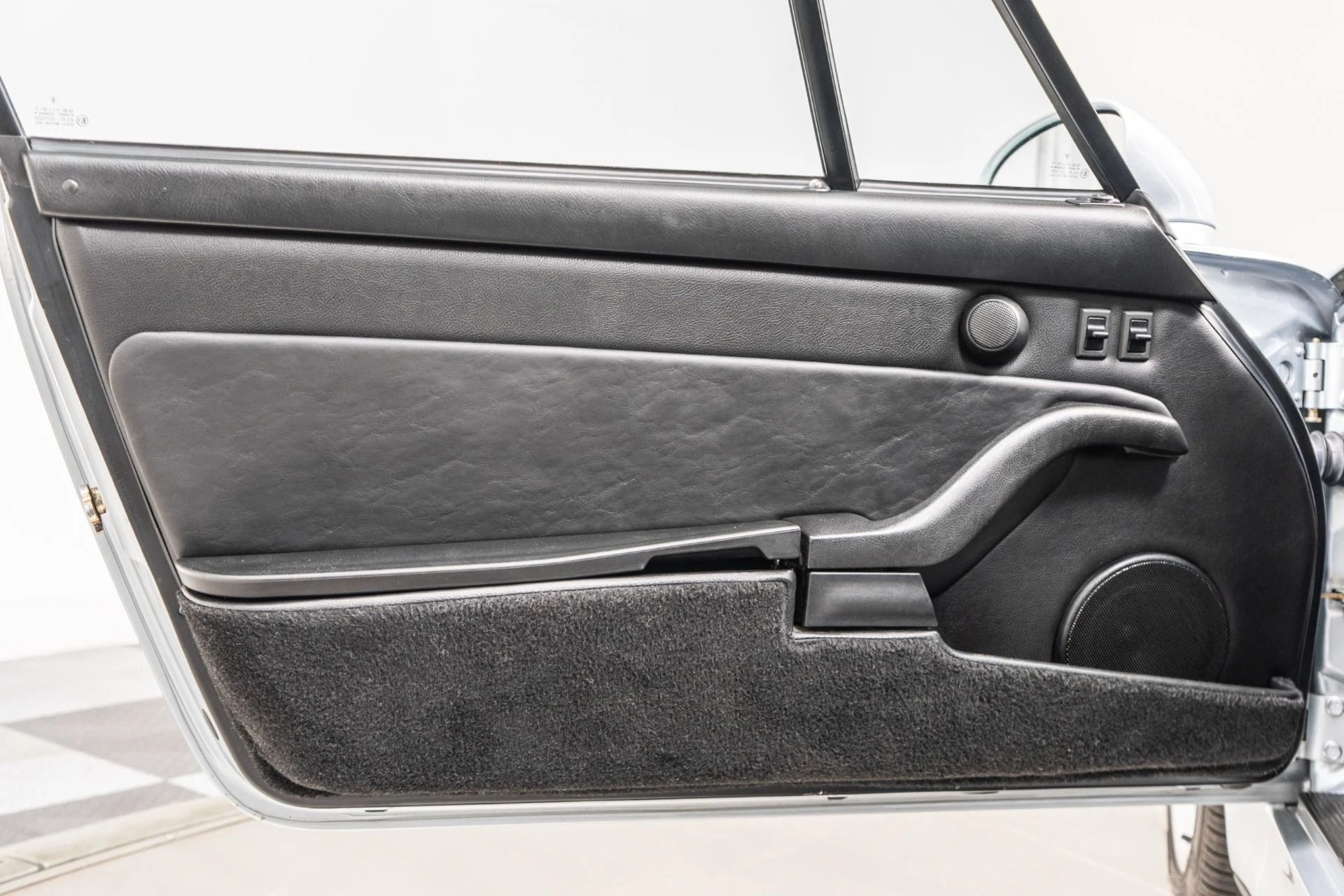 mph039_4013162926_Used_1998_Porsche_911_Carrera_4_S_1790631227_cf3033b92f