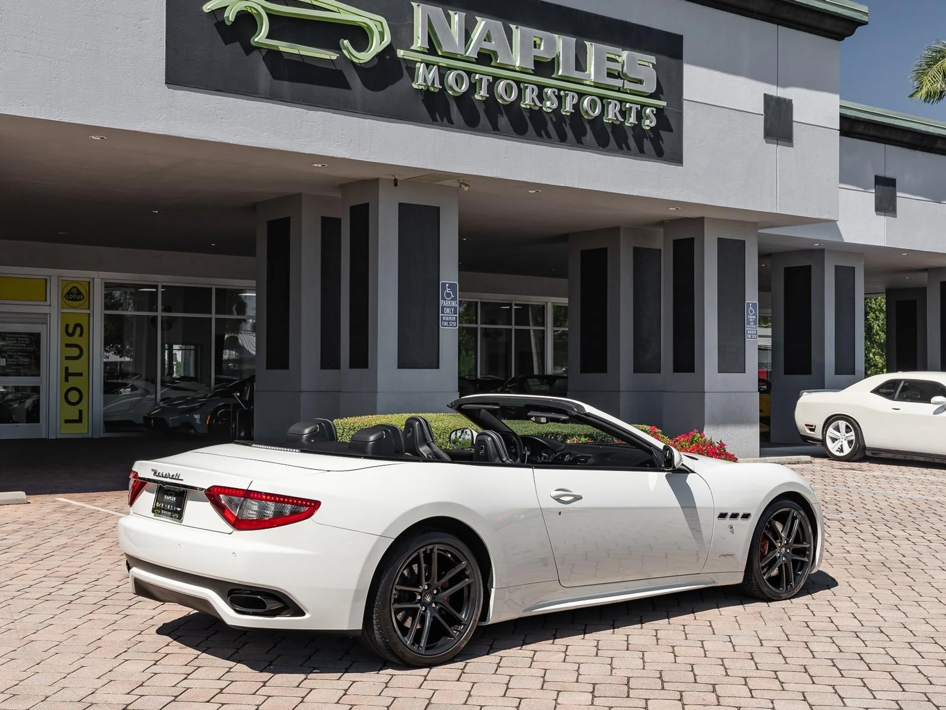 mph039_4023937389_Used_2015_Maserati_Gran_Turismo_Convertible_Sport_1760472383_64ed4f8504