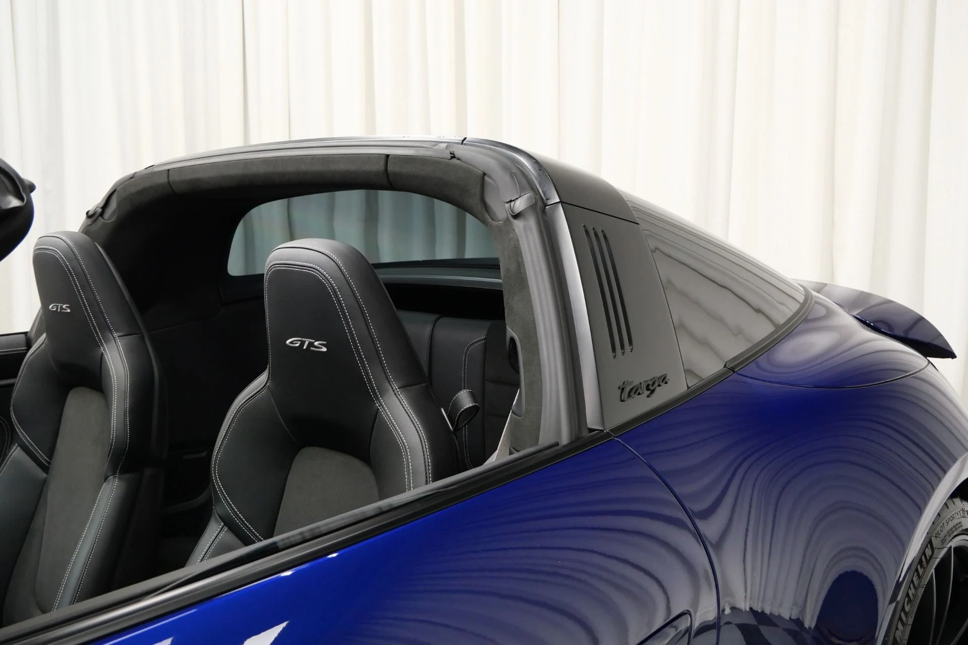 mph039_4026176330_Used_2023_Porsche_911_Targa_4_GTS_1761682285_da289480c8