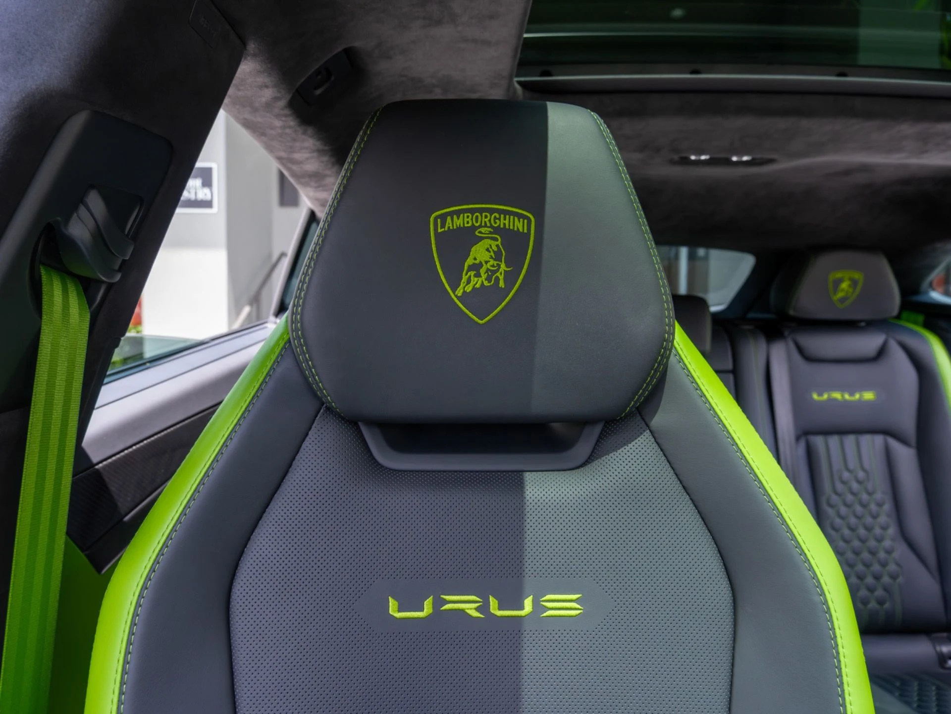 mph039_4057586285_Used_2024_Lamborghini_Urus_S_1775489533_2e7357bf61