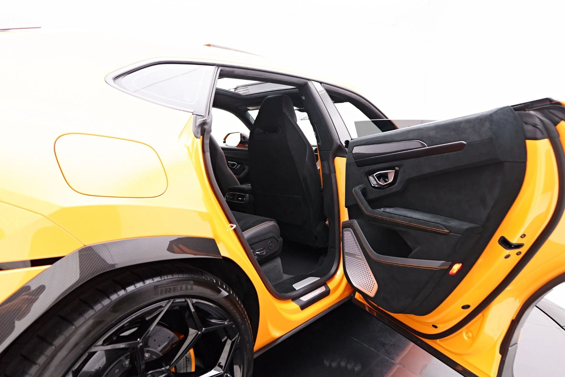 mph039_4069307166_Used_2023_Lamborghini_Urus_Performante_1758074145_f10719ed41