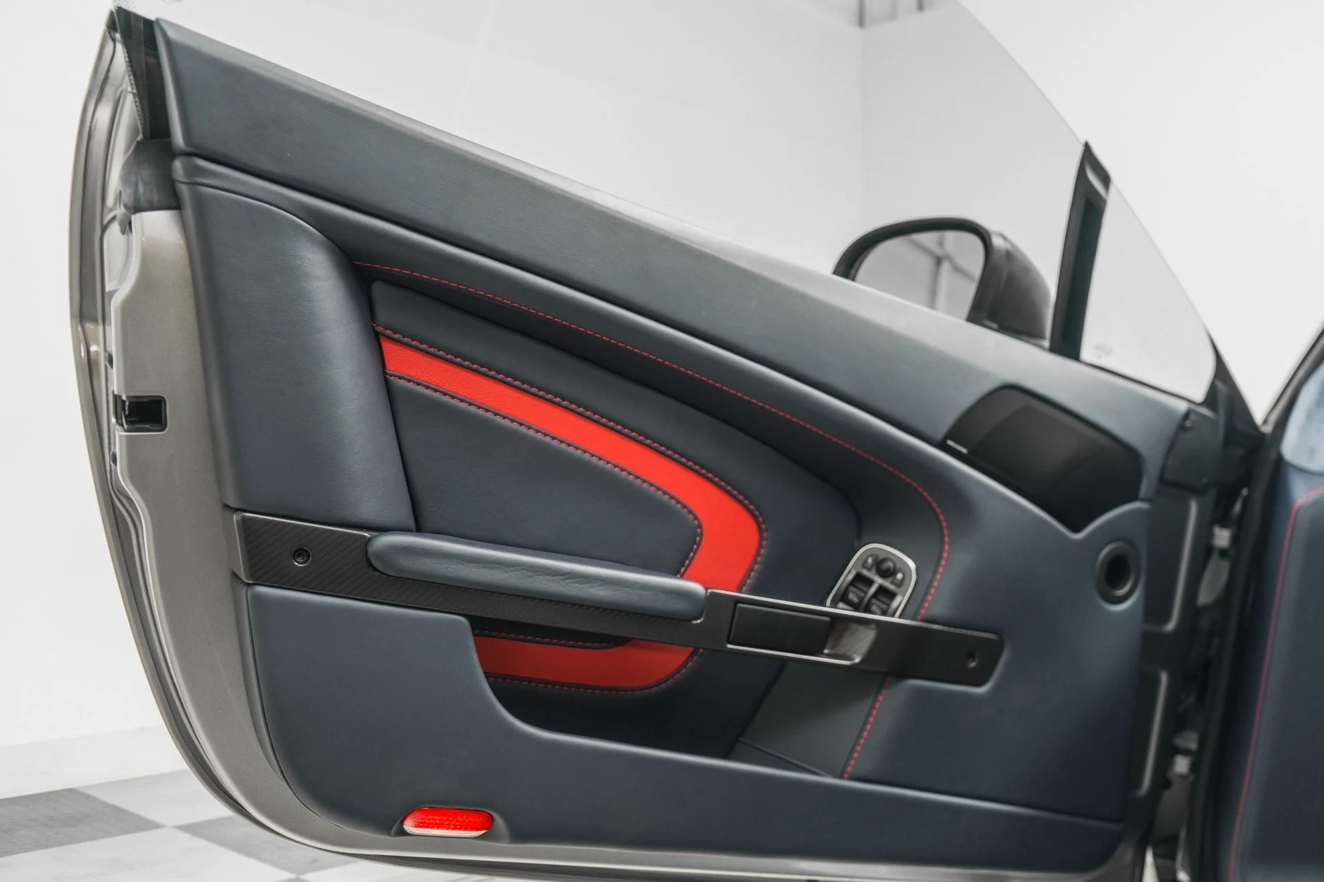 mph039_407016975_Used_2017_Aston_Martin_Vantage_V12_S_7_Speed_Manual_Highly_Unusual_Spec_Gorgeous_1772489641_c44c89c4fc