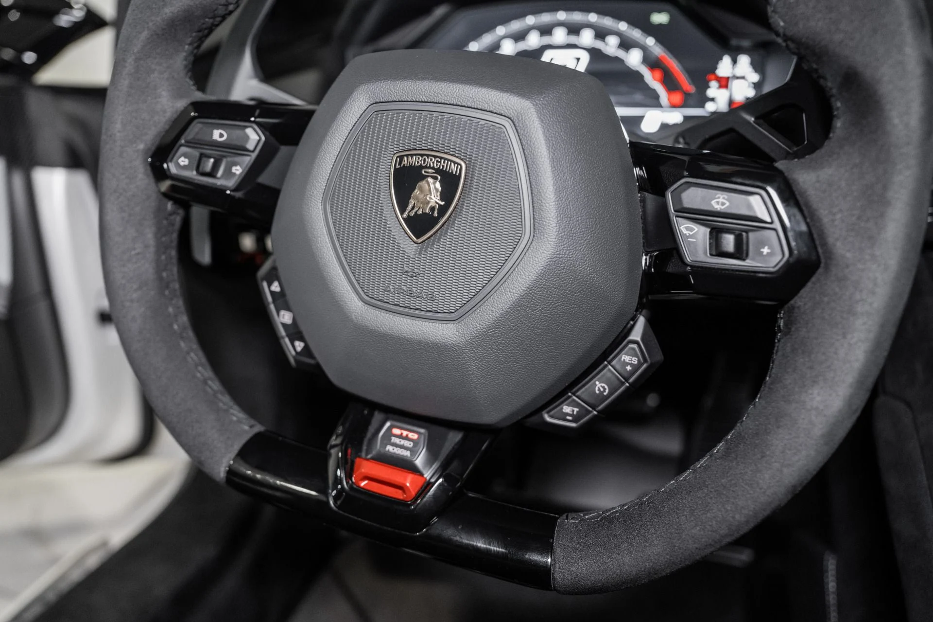 mph039_4077107972_Used_2023_Lamborghini_Huracan_STO_STO_1784326294_0d3bf82203
