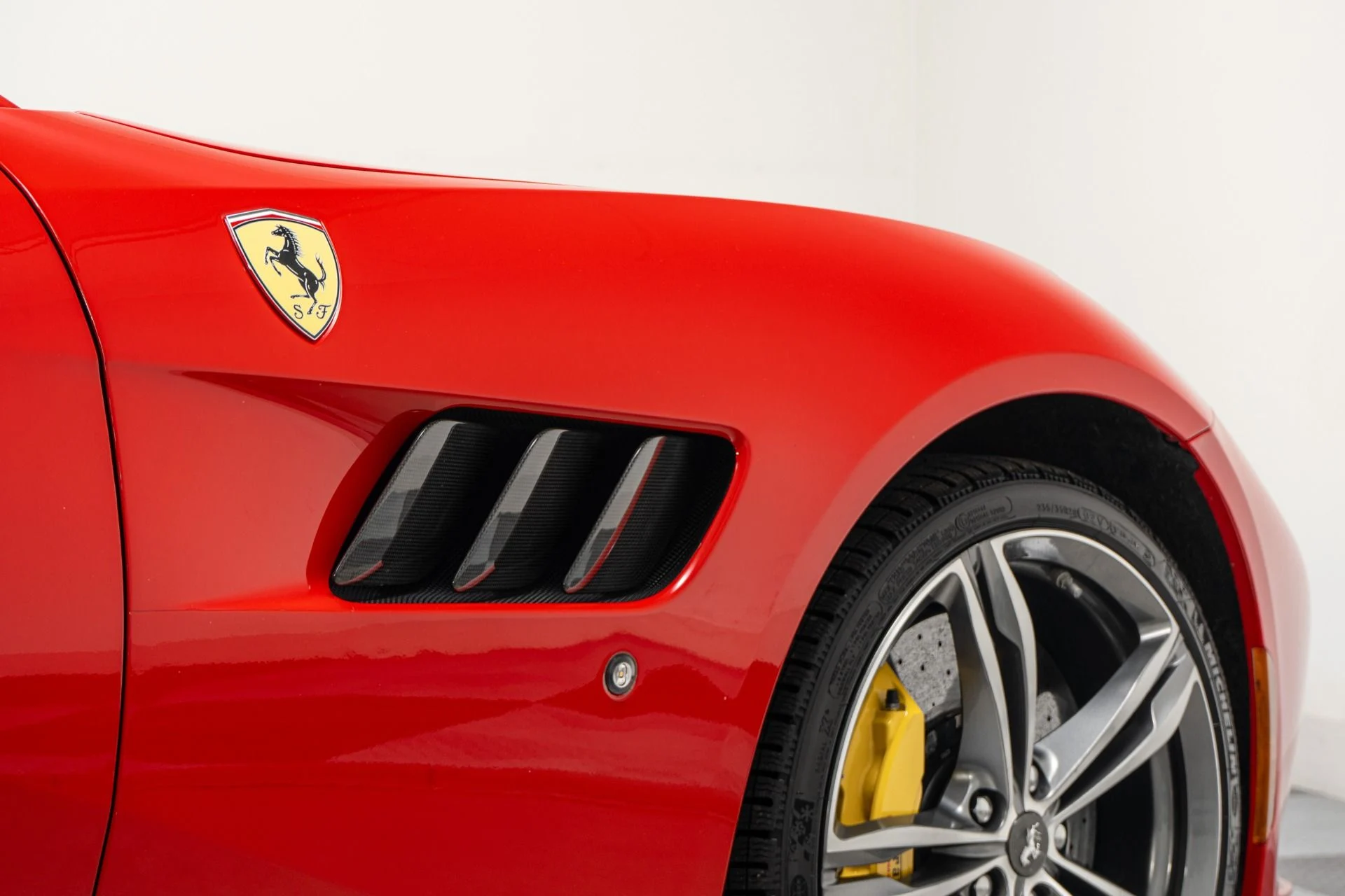 mph039_4086276309_Used_2020_Ferrari_GTC_4_Lusso_V12_Power_Passenger_Display_Carbon_Fiber_Interior_Trim_1776369259_148ab39e1c