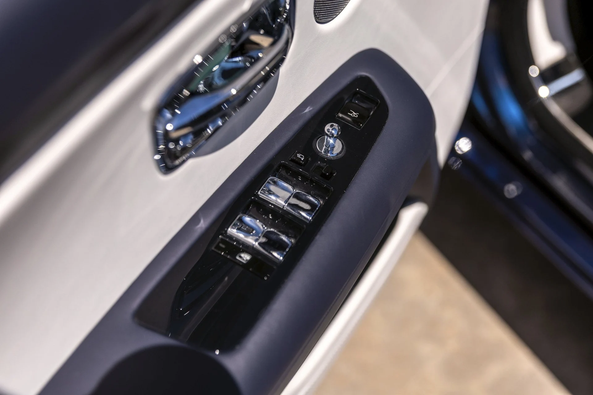 mph039_4087787326_Hi_Tech_Luxury_Imports_LLC_SCA_13_GZ_03_SU_230190_image_39_62f1051366