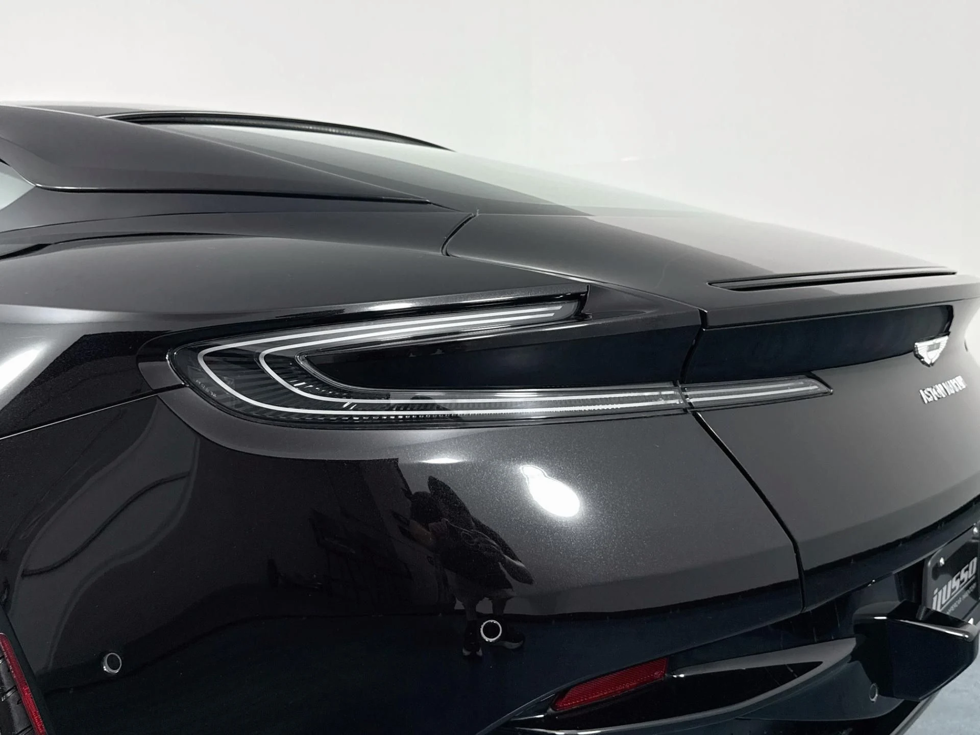mph039_4091223549_Used_2020_Aston_Martin_DB_11_V8_1787344182_f688134566