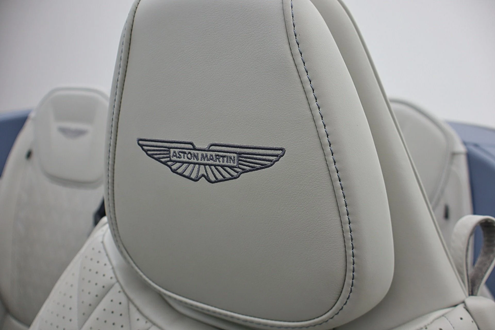 mph039_4095812532_New_2026_Aston_Martin_DB_12_Volante_5d5a9b2589