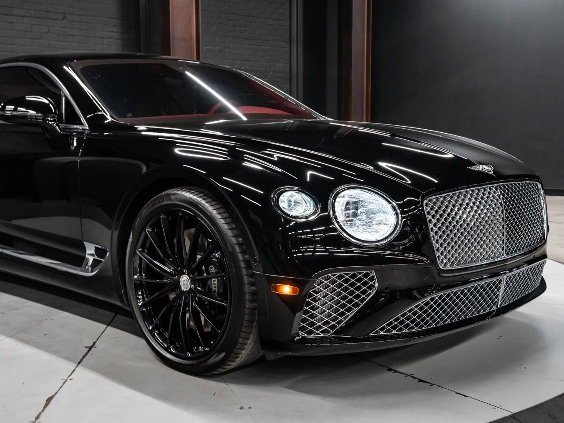 mph039_409670286_bentley_continental_2020_3743d02736