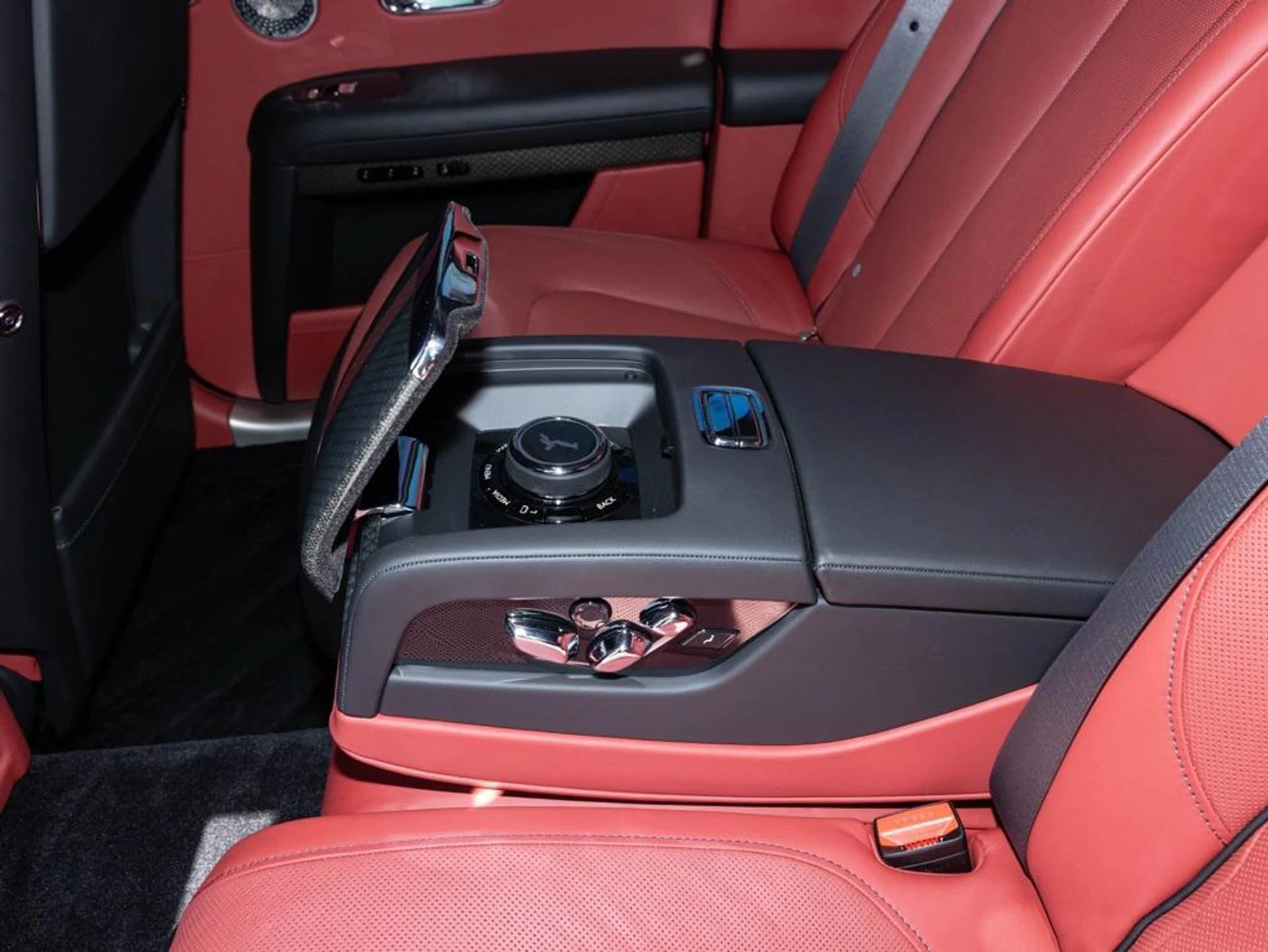 mph039_4103683757_409961674_67ee1b889573a91da42a2b69_5a85e0271f