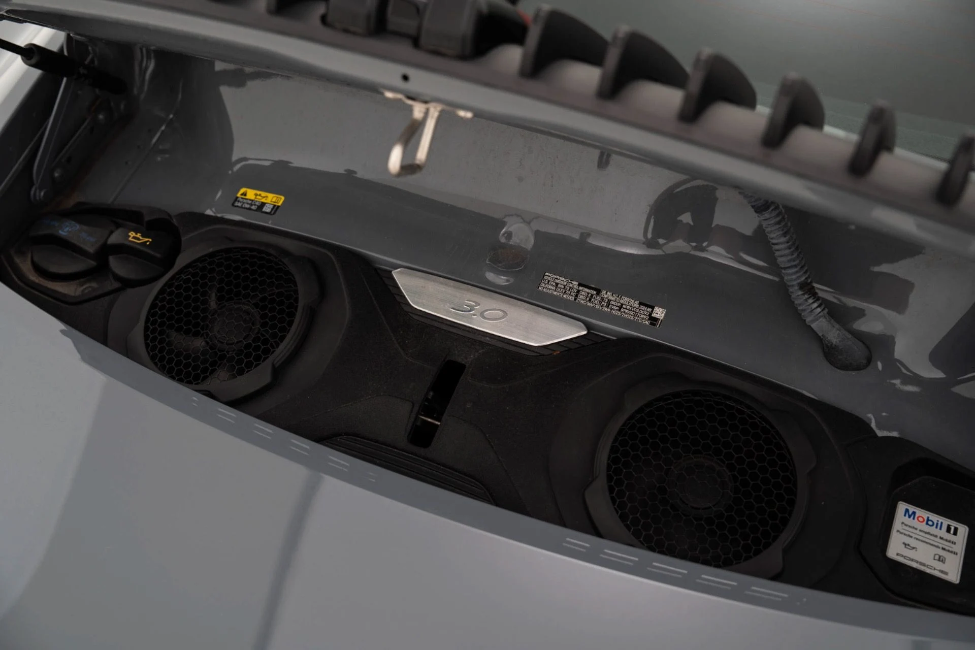 mph039_4112756427_Used_2024_Porsche_911_Carrera_1774628150_18172083ae