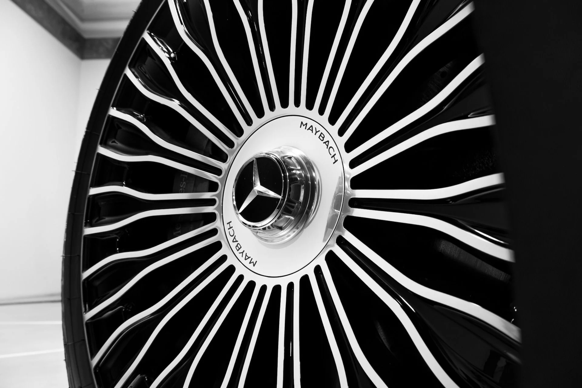 mph039_4122727844_Used_2024_Mercedes_Benz_S_Class_Maybach_S_680_4_MATIC_1764625509_8e4c6d2325