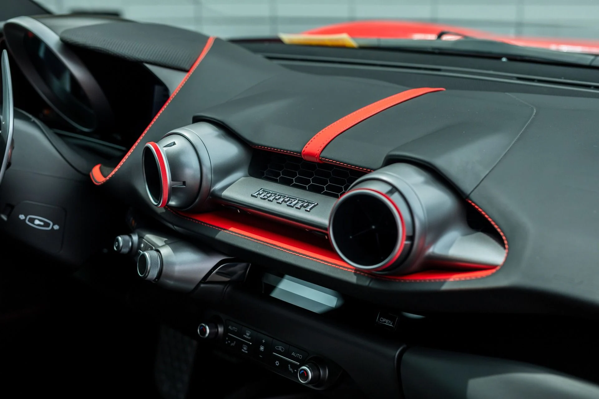 mph039_4123643227_Used_2019_Ferrari_812_Superfast_1744740807_b4d9d8eb4a