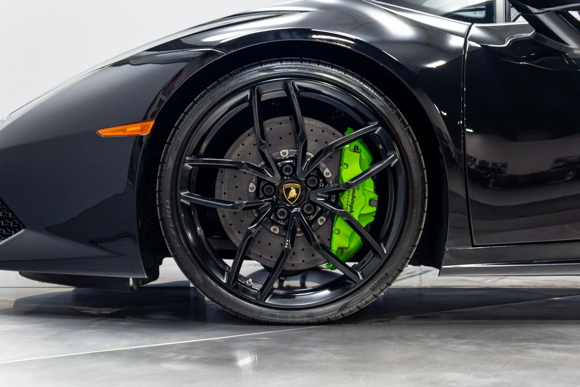 mph039_4138224902_Used_2017_Lamborghini_Huracan_1775865662_d800720e42