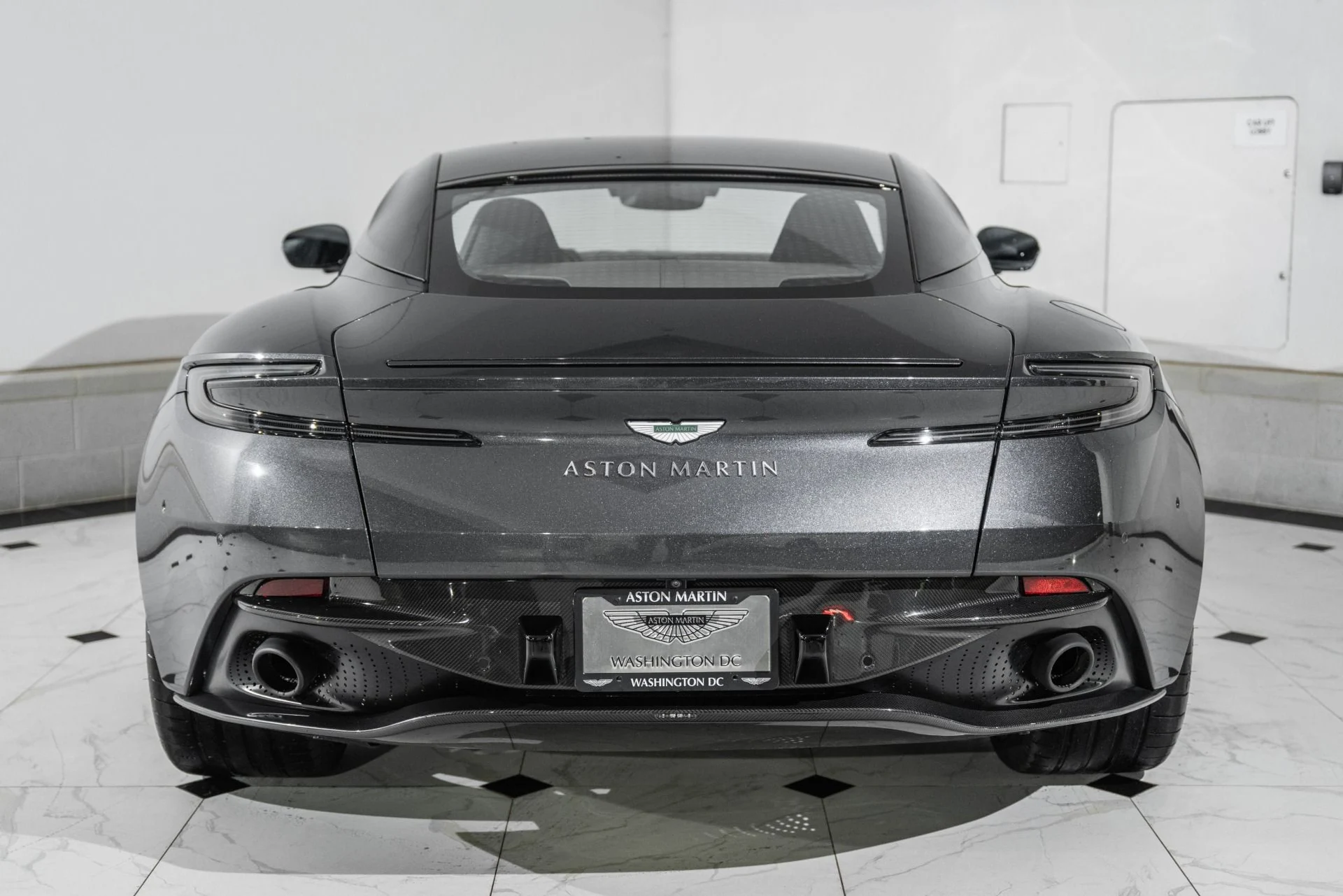 mph039_4143078554_Used_2024_Aston_Martin_DB_12_Coupe_1761150102_1a1e7af501