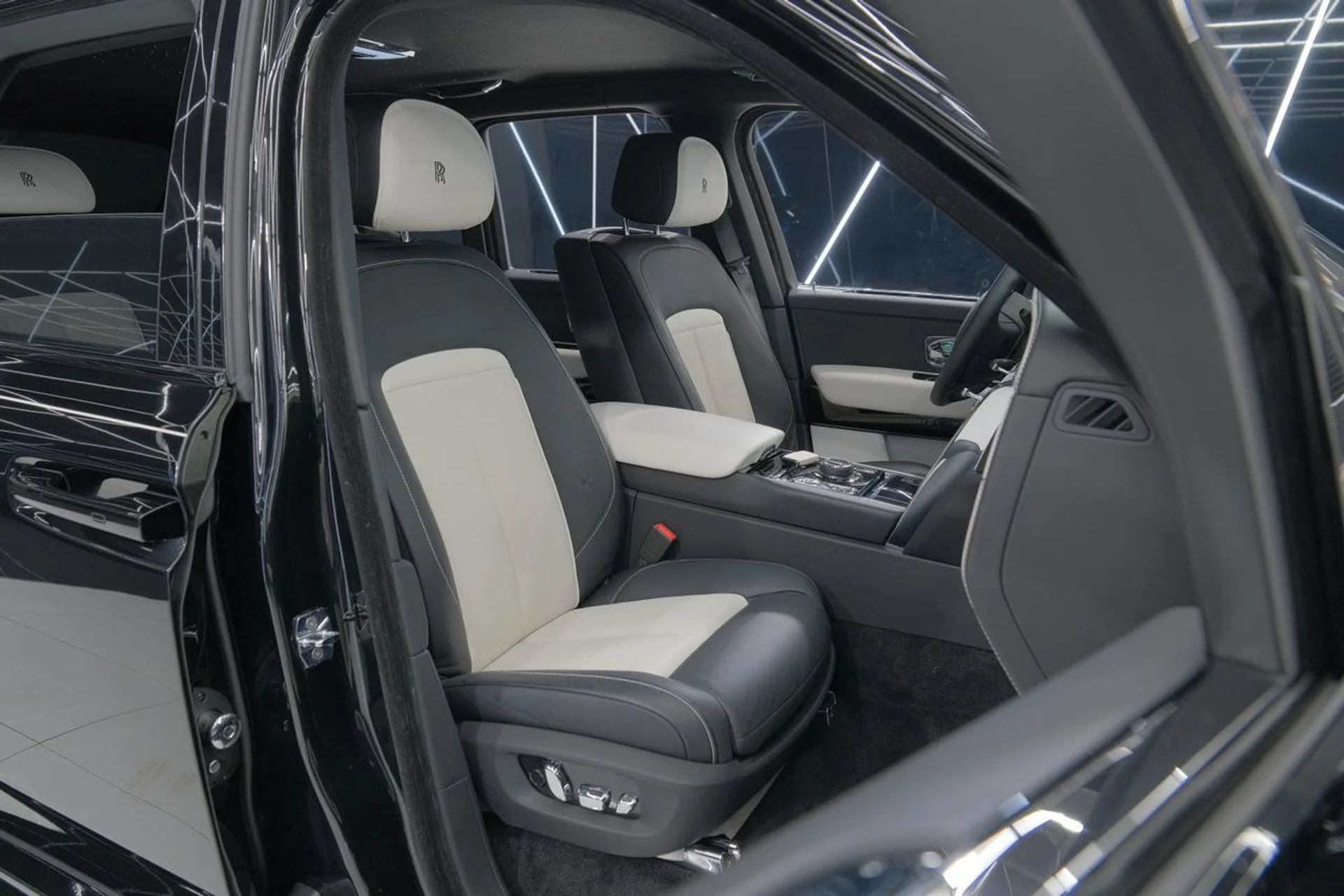 mph039_4145436345_0724270bddab3e4a578b080a27878bd4_7ae2ed5ad9