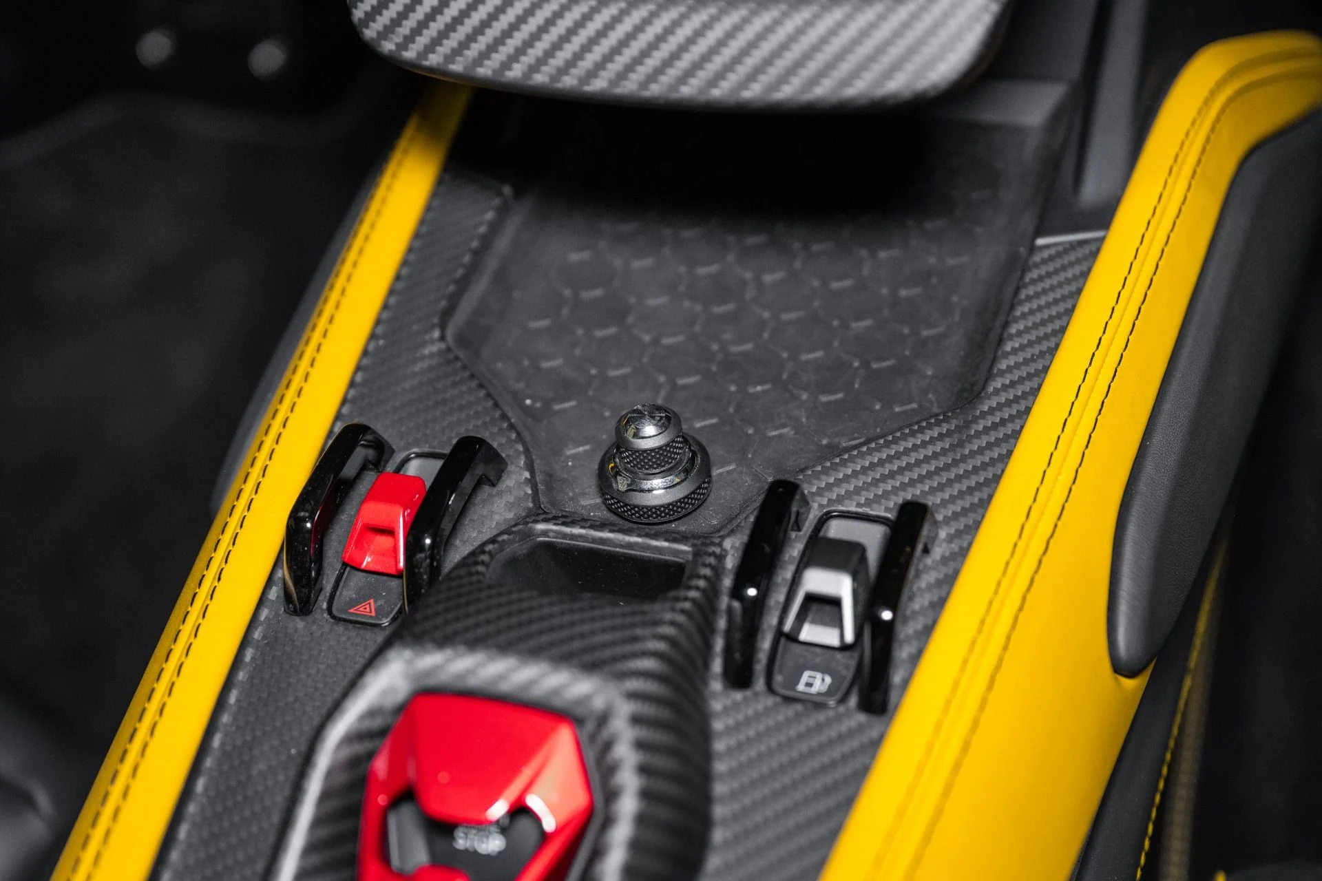 mph039_414586290_Used_2024_Lamborghini_Revuelto_1761662610_021eb36c87