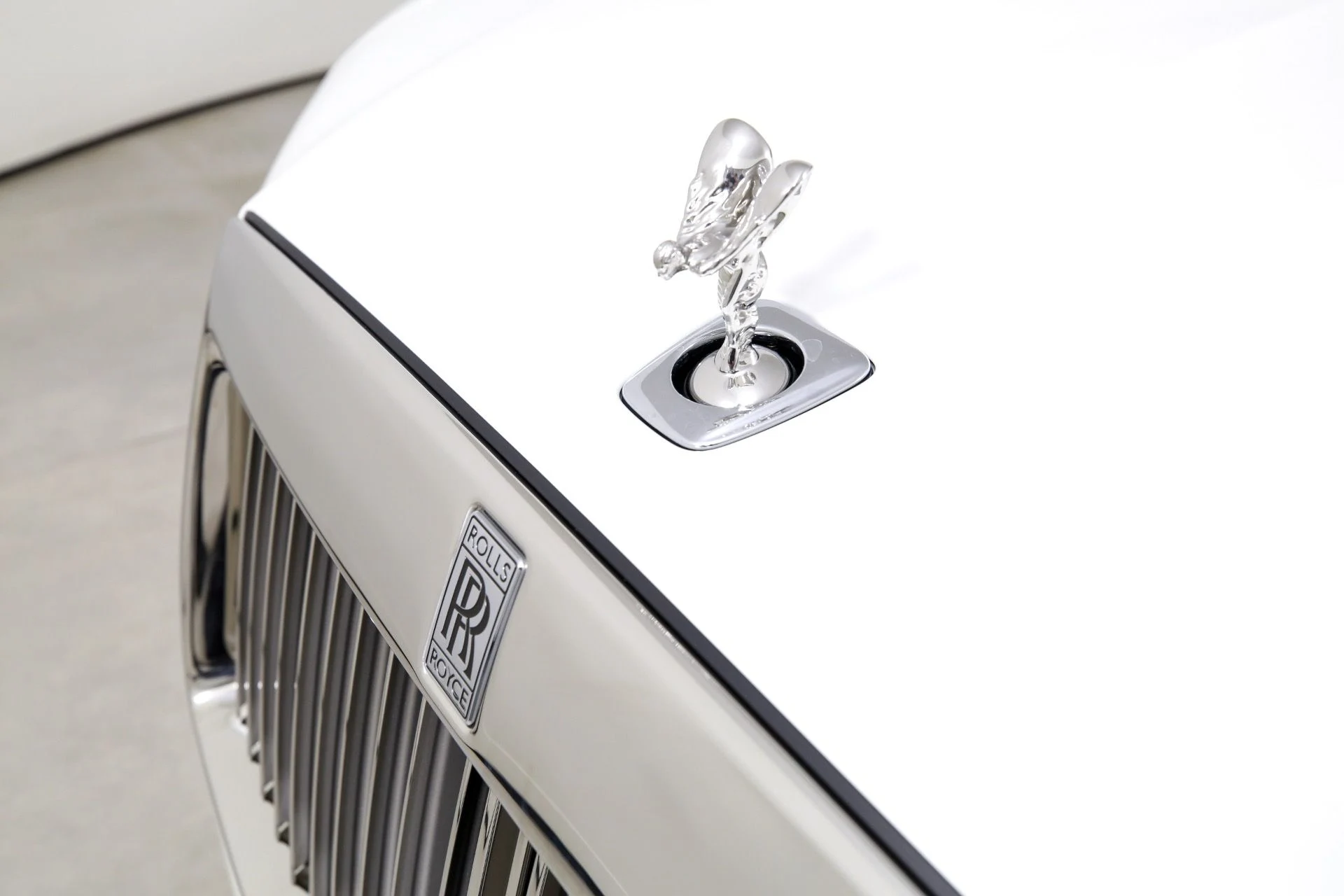 mph039_4159498873_Used_2025_Rolls_Royce_Ghost_1753298908_4590c2e5e5