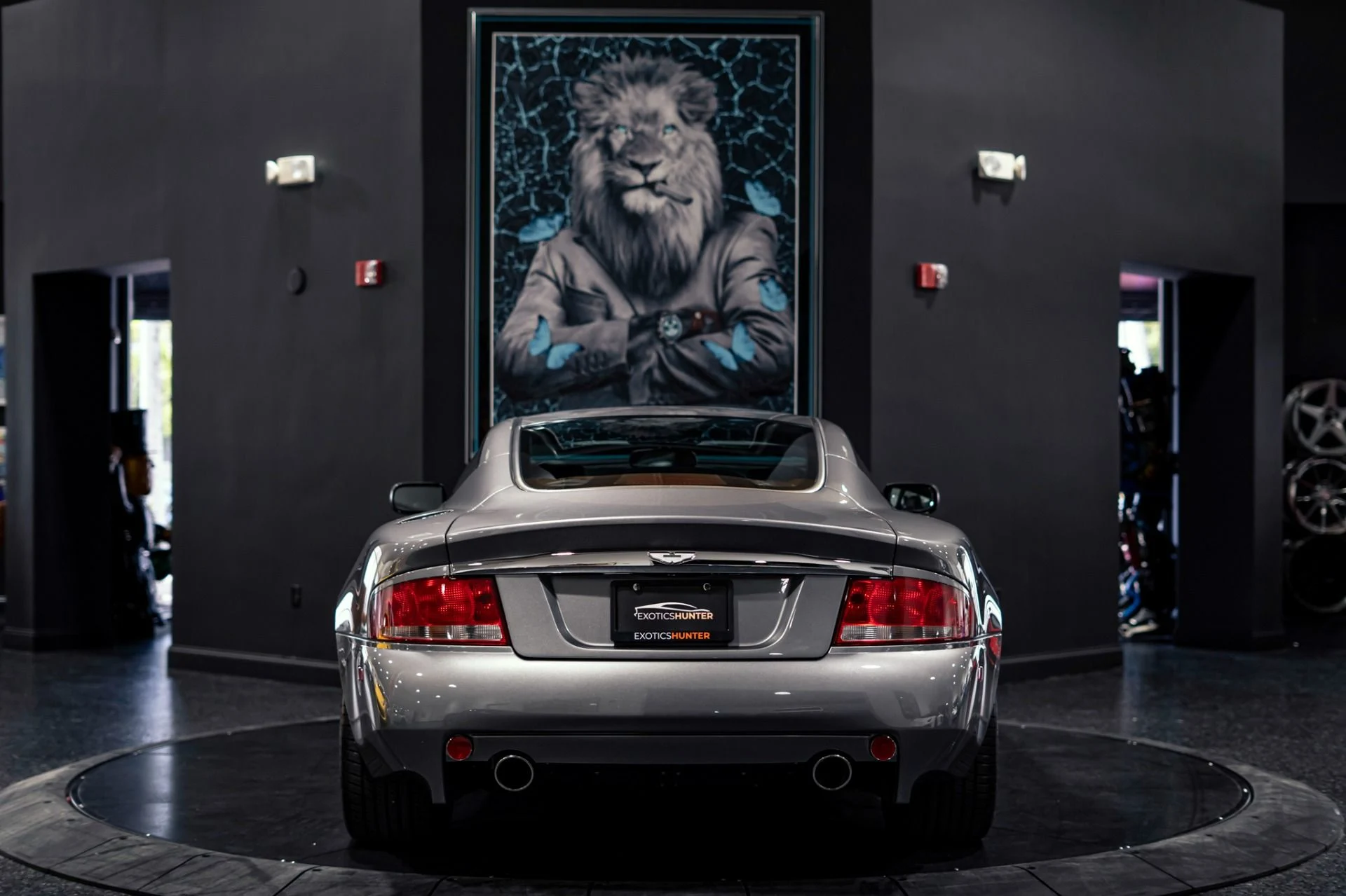 mph039_4164915250_Used_2003_Aston_Martin_V12_Vanquish_1778694012_dcc97281ad