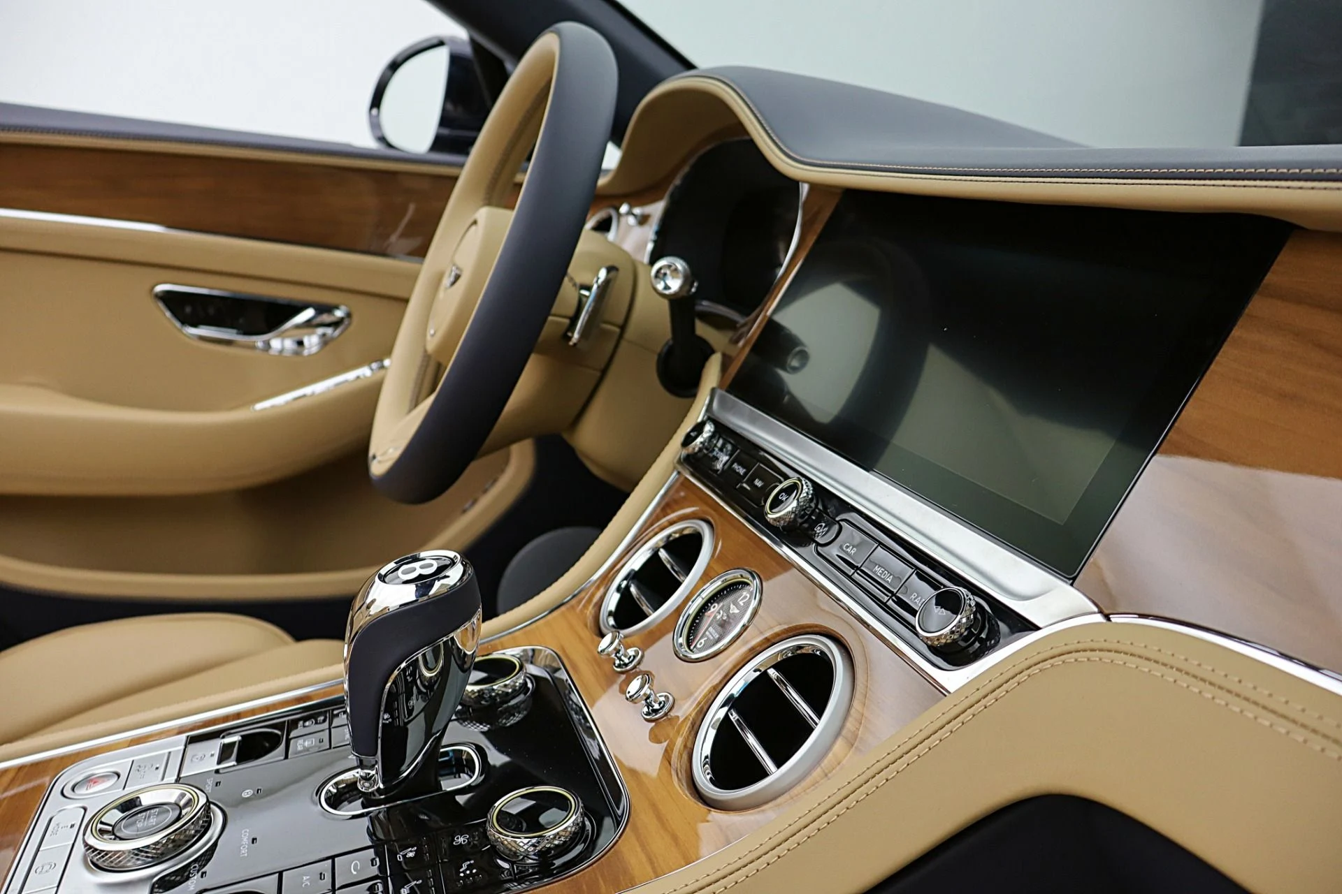mph039_4170817626_New_2026_Bentley_Continental_GTC_2fec6aa114