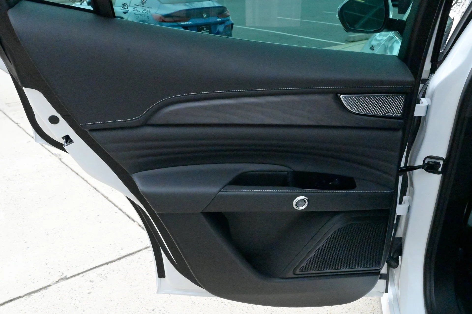 mph039_4181257262_f311c9694ce44c5eab010ec1bc0d3c19_0386063946