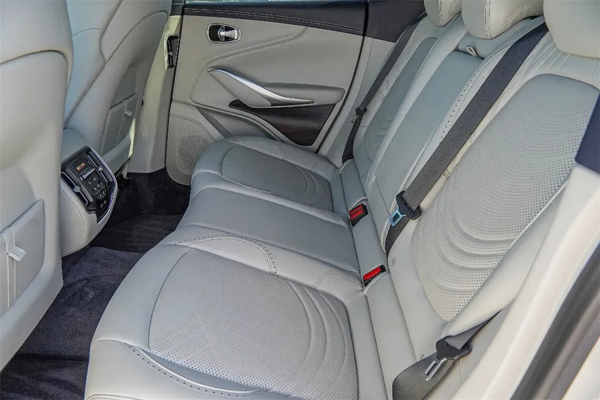 mph039_4189932919_160a6b0c19a140328828c97fbf383f32_48765ec3d4