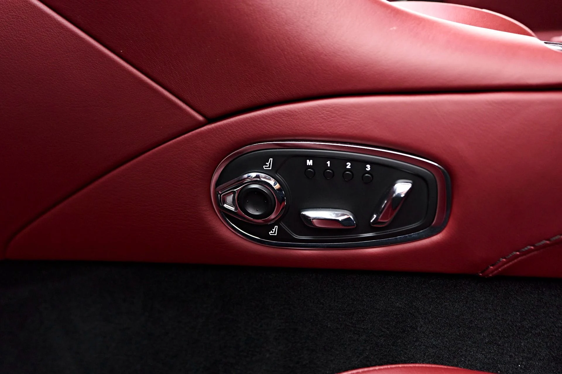 mph039_4201622089_Used_2021_Aston_Martin_DBS_Superleggera_1720056677_d5c5f43721