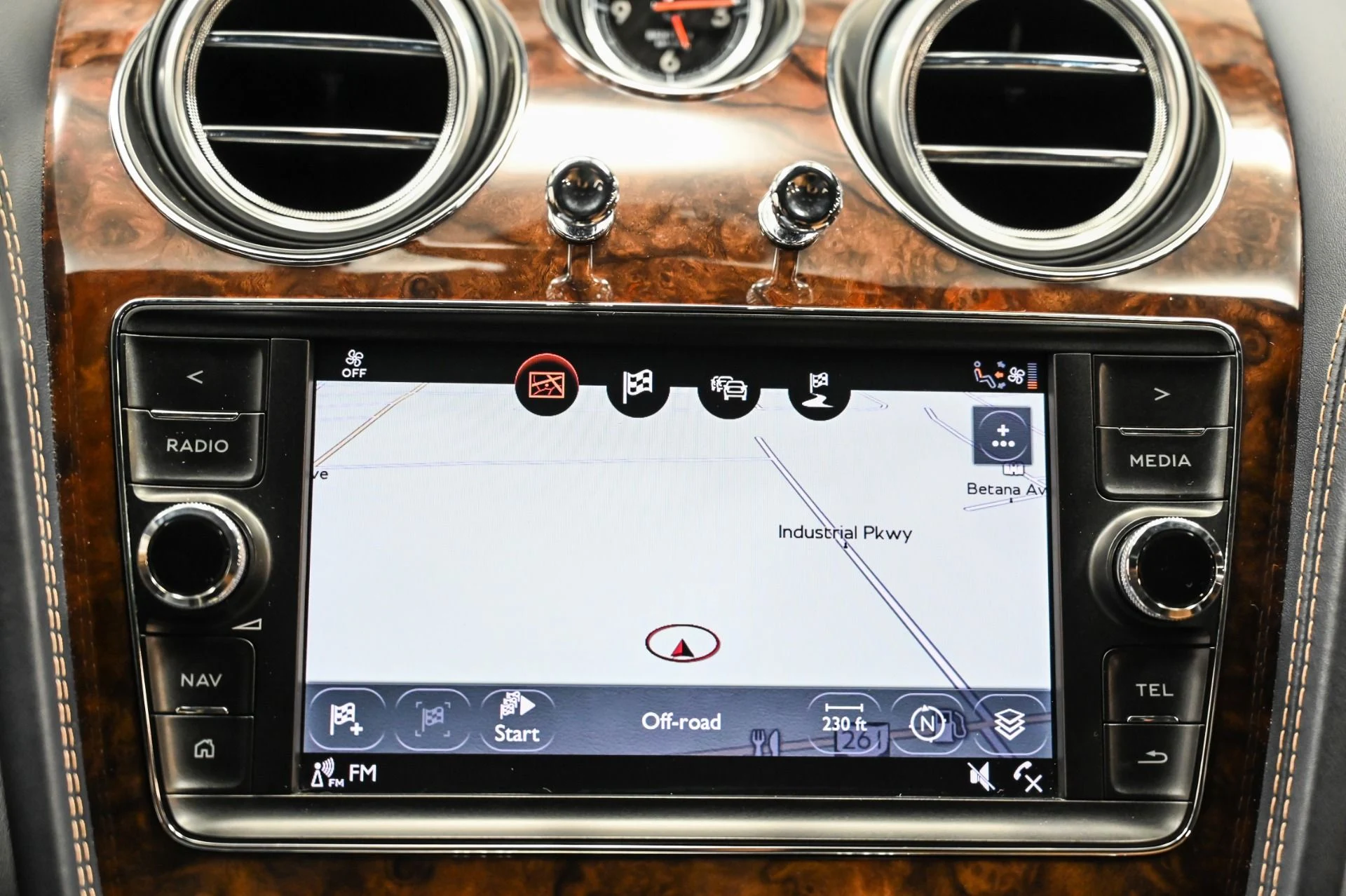 mph039_420396827_Used_2018_Bentley_Bentayga_W12_1749249697_846151b045