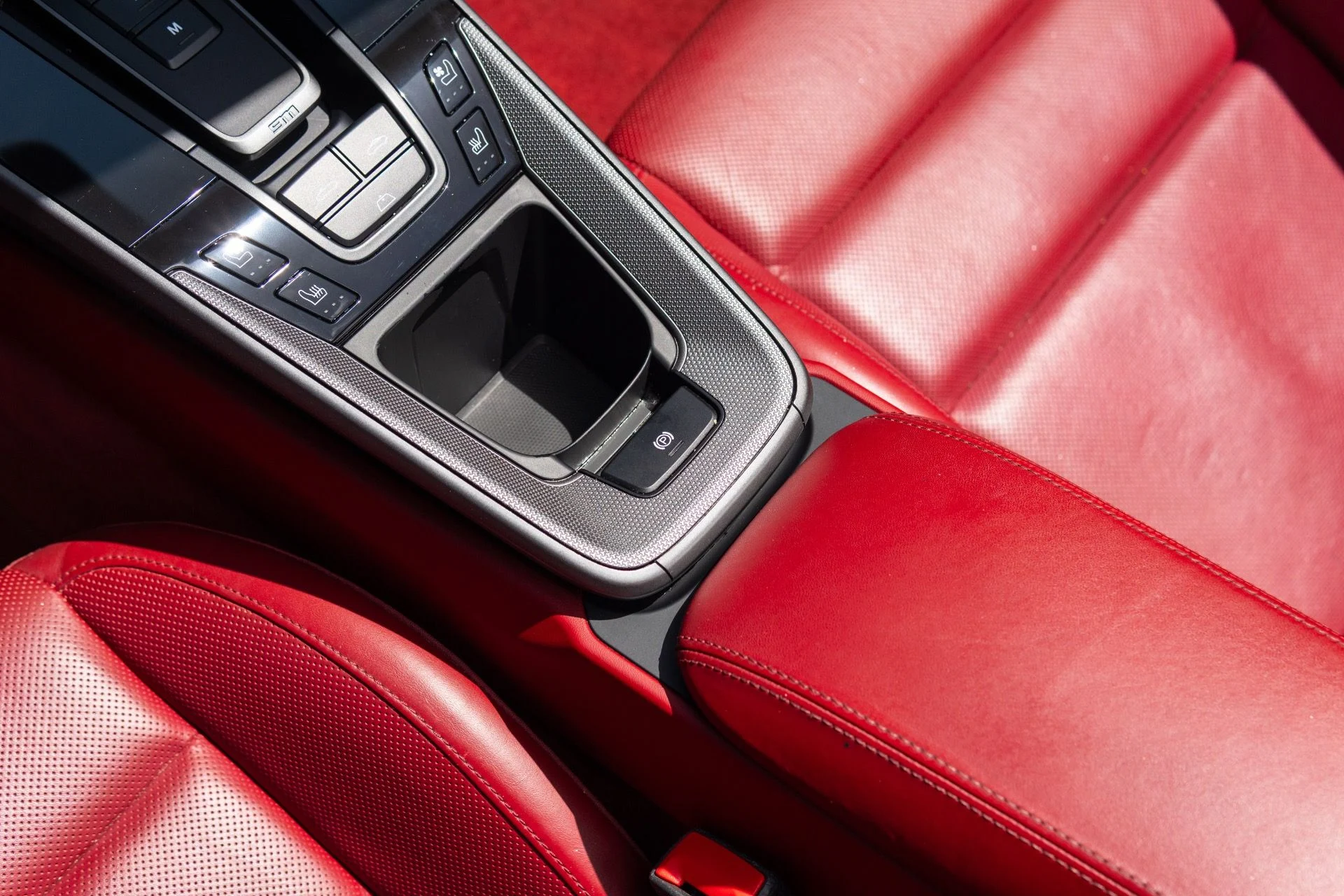 mph039_4209676830_Used_2021_Porsche_911_Carrera_1775497213_2413ca7c71