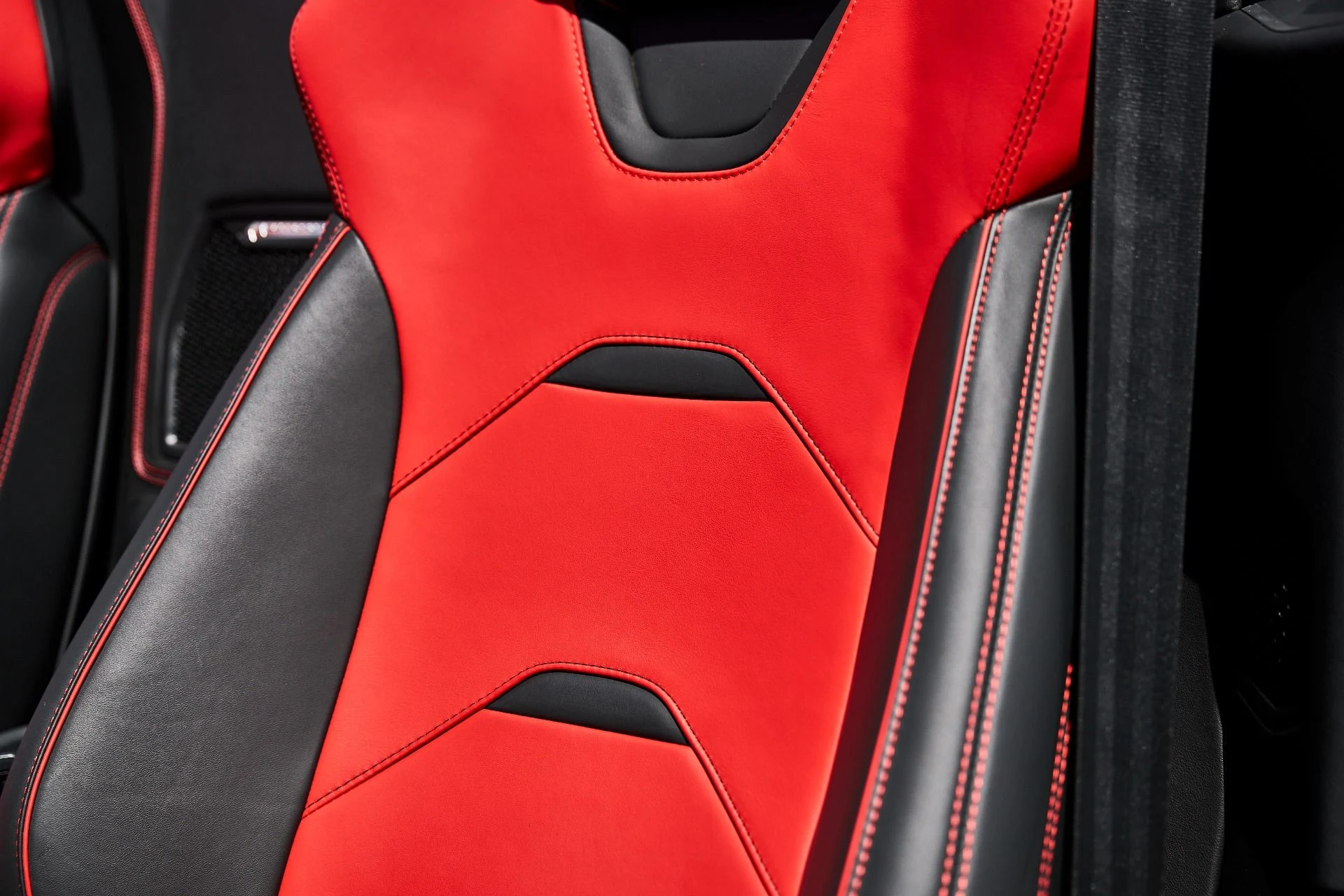 mph039_4210469878_Used_2024_Lamborghini_Huracan_EVO_Base_1778372668_1ffea471f1